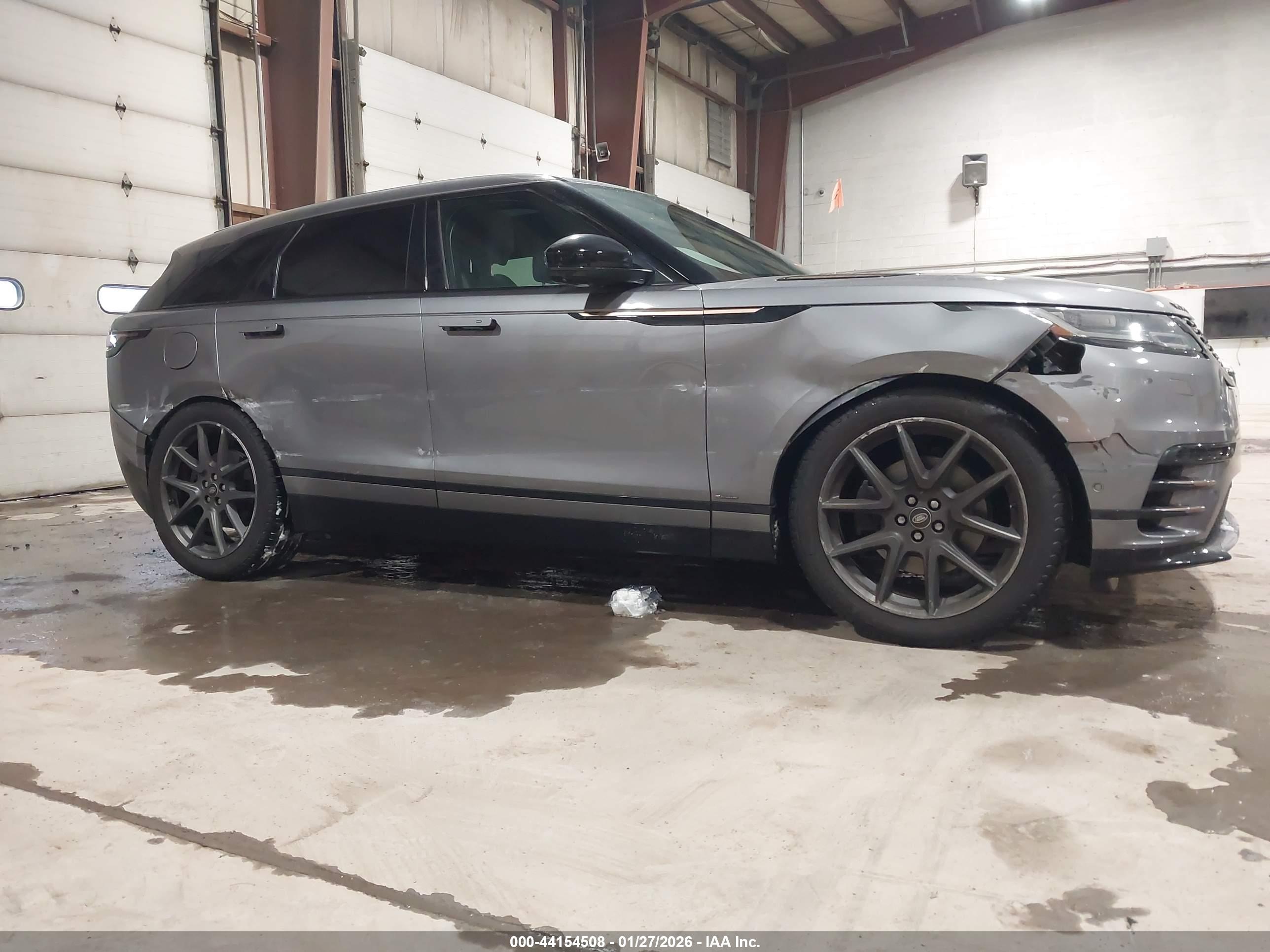 LAND ROVER image 6