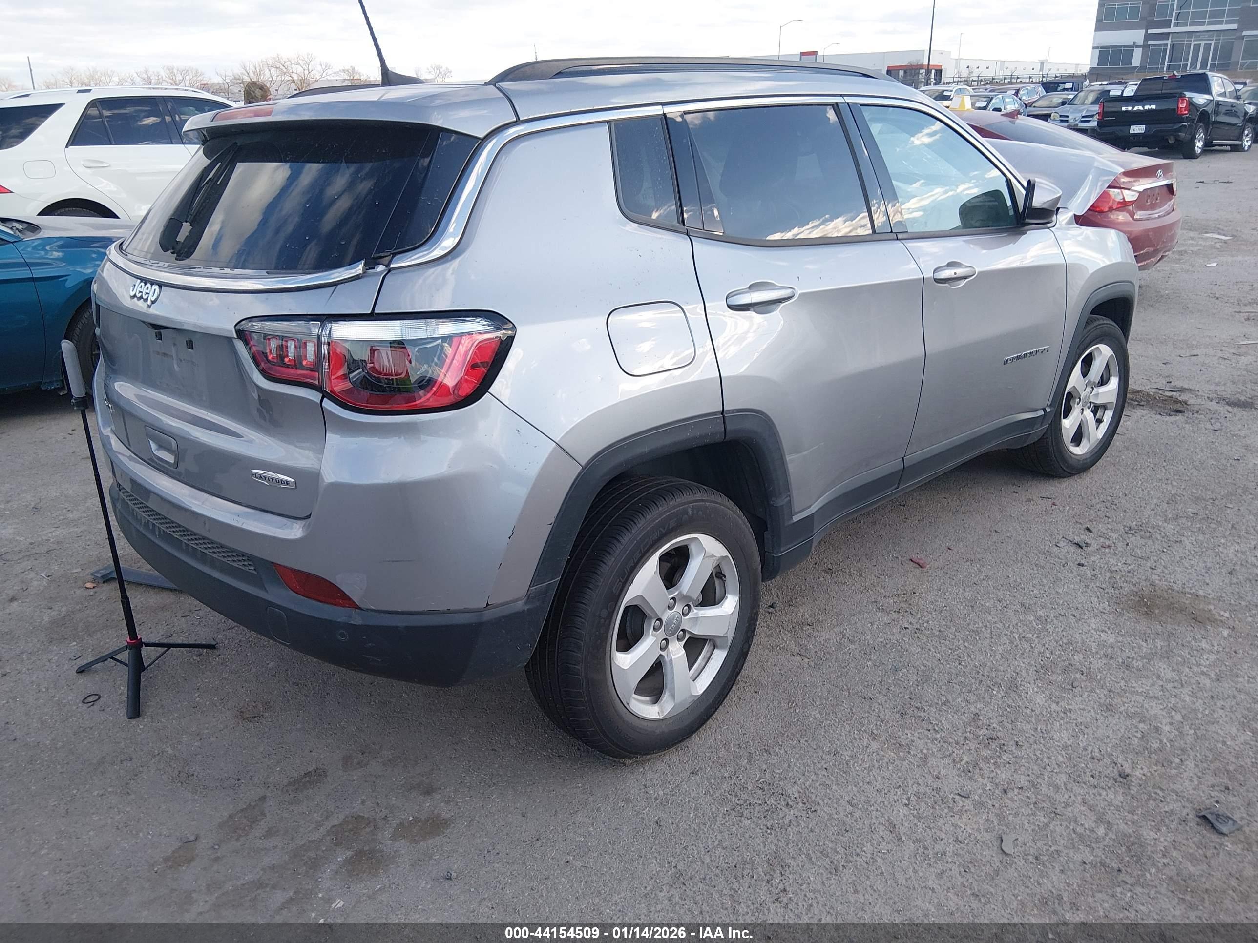 JEEP COMPASS image 4