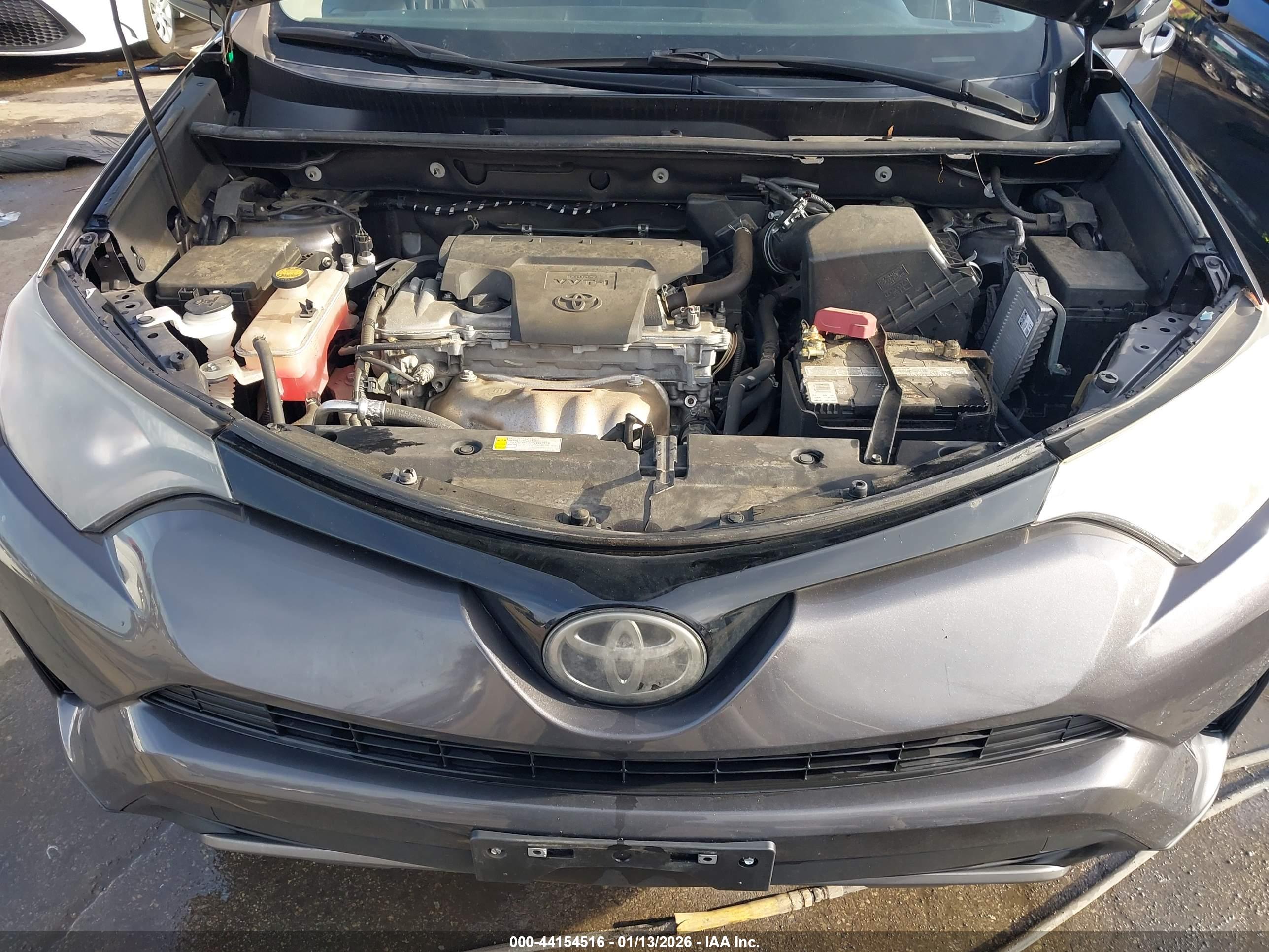 TOYOTA RAV4 image 10