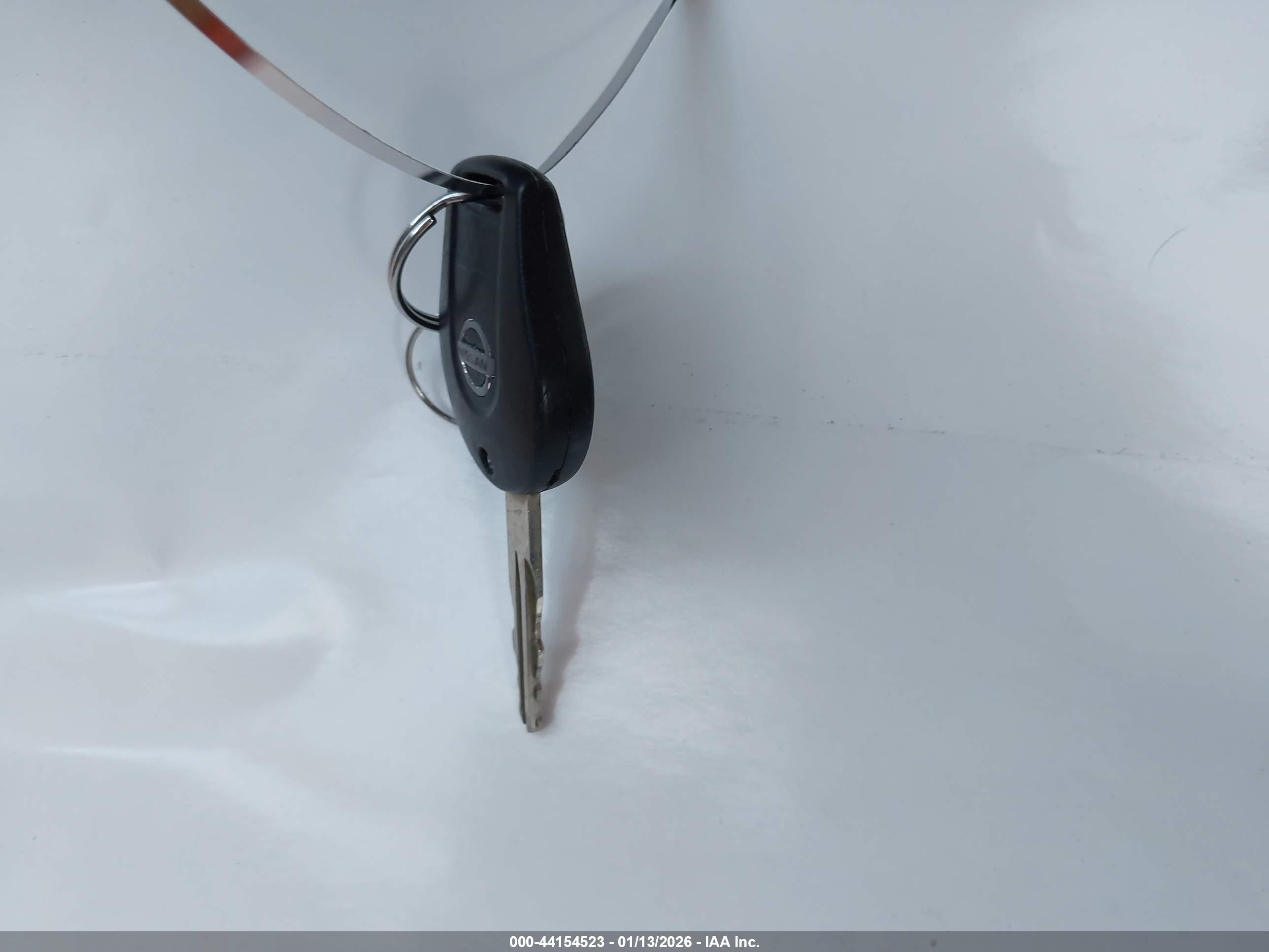 NISSAN VERSA image 11