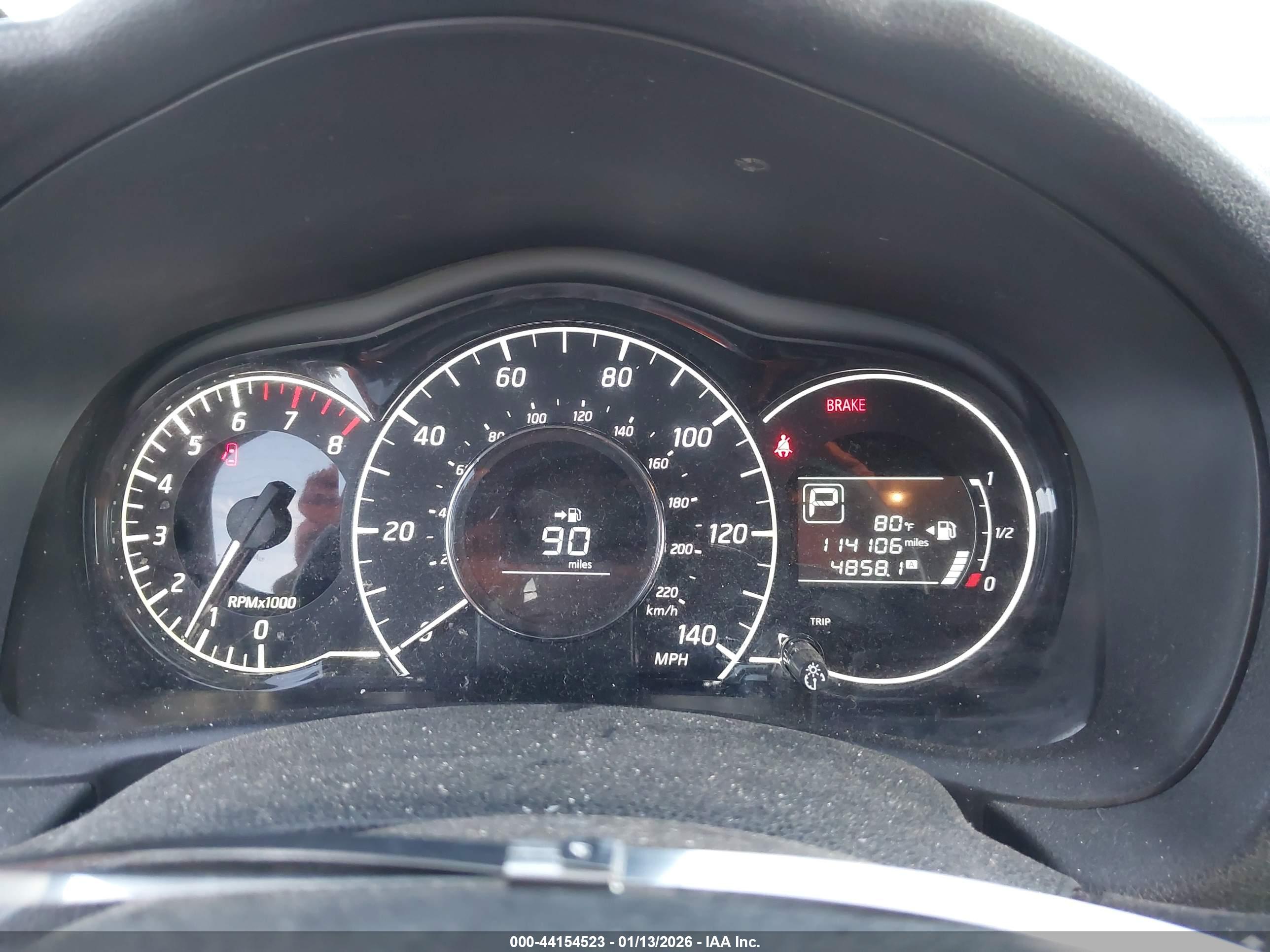 NISSAN VERSA image 7