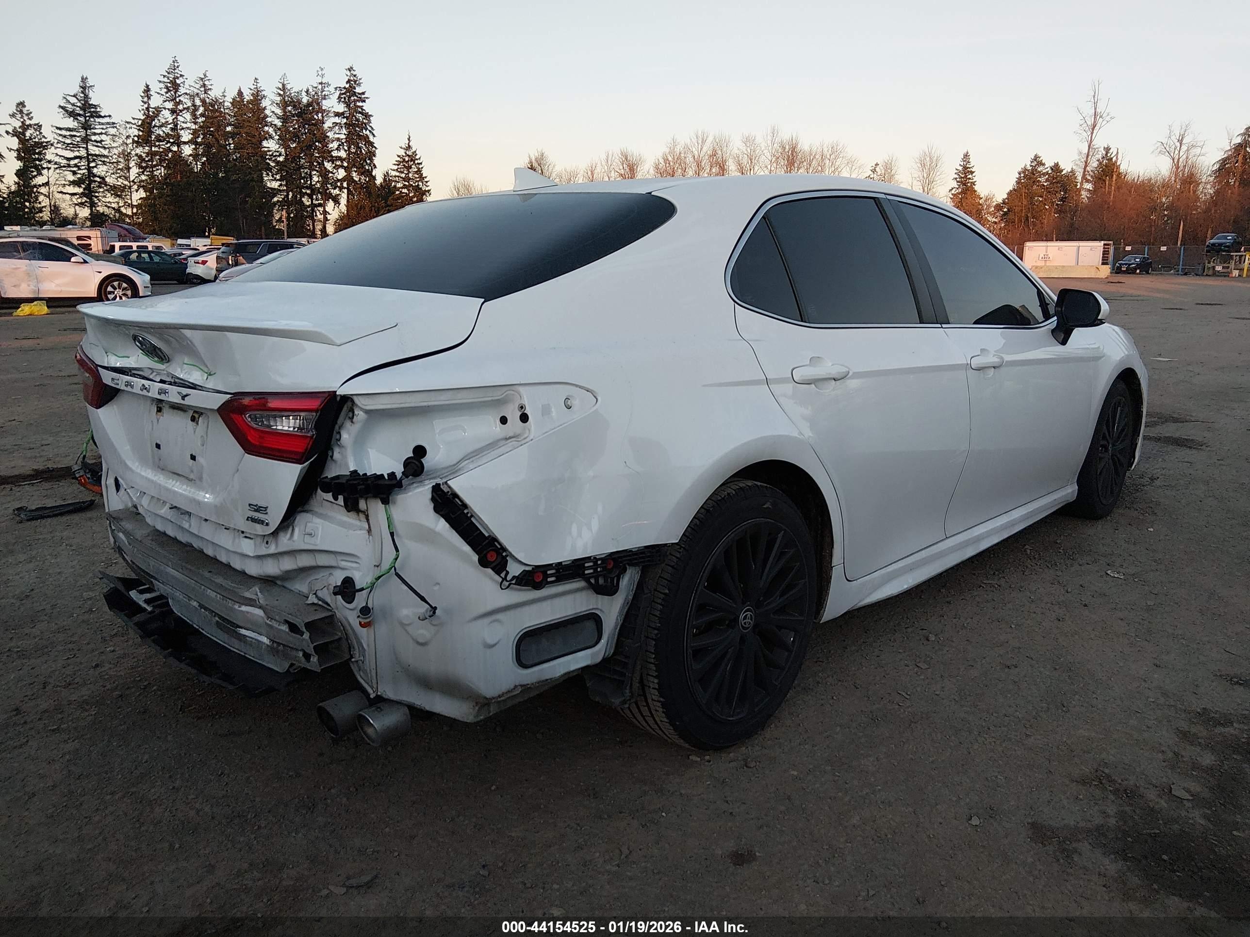 TOYOTA CAMRY image 4