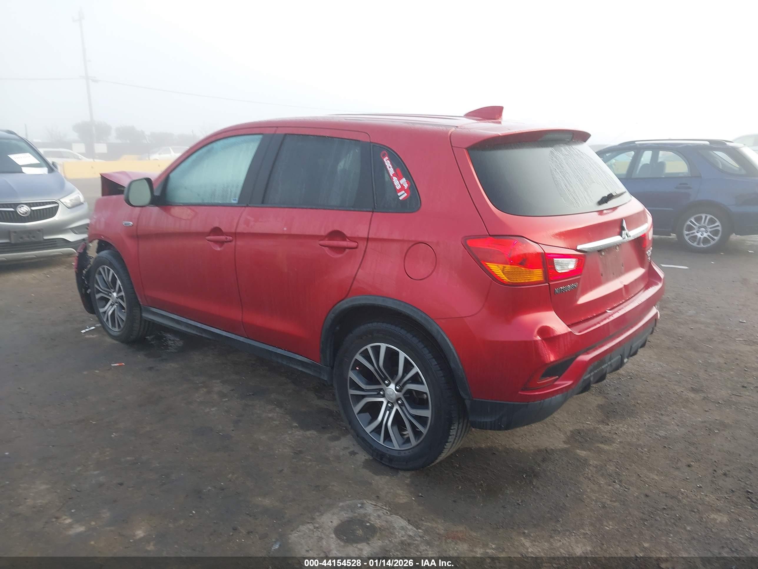 MITSUBISHI OUTLANDER image 3