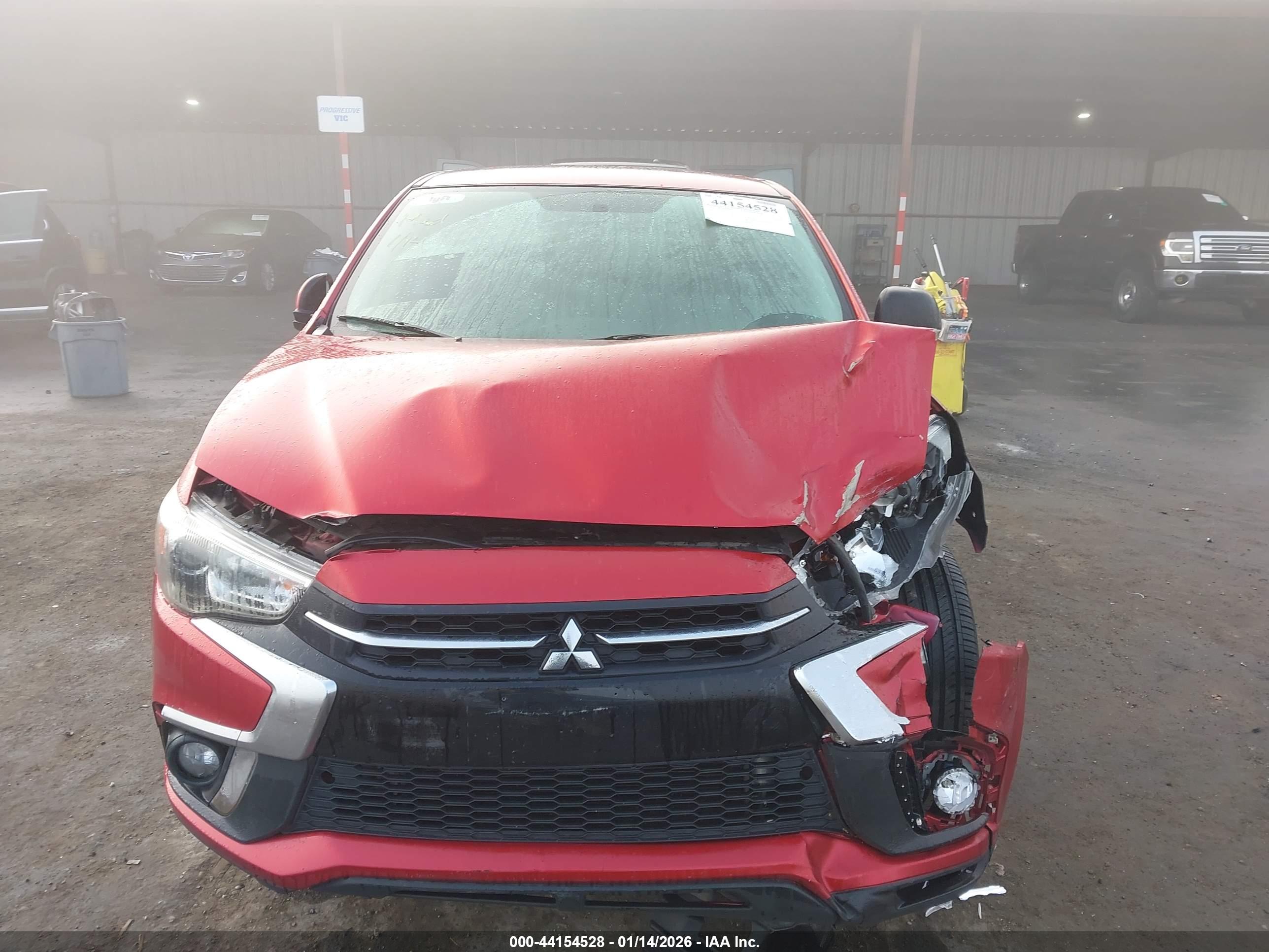 MITSUBISHI OUTLANDER image 6