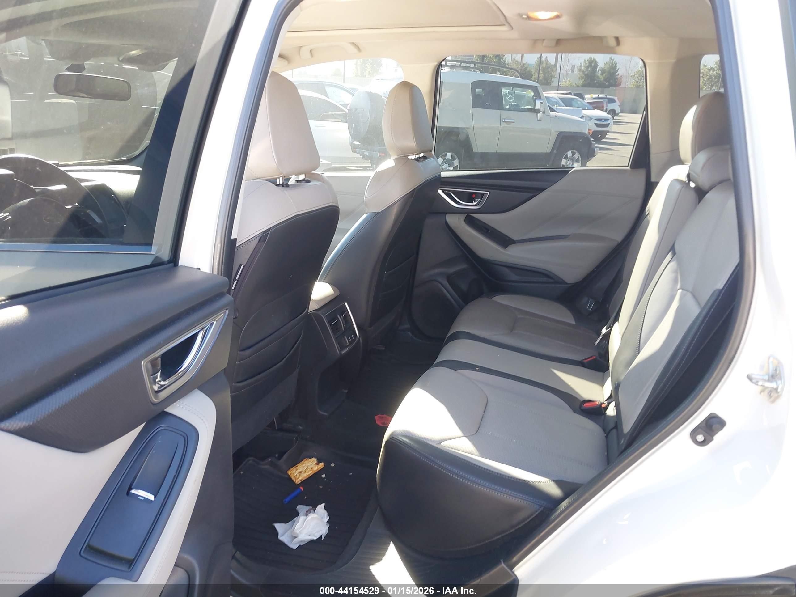 SUBARU FORESTER image 8