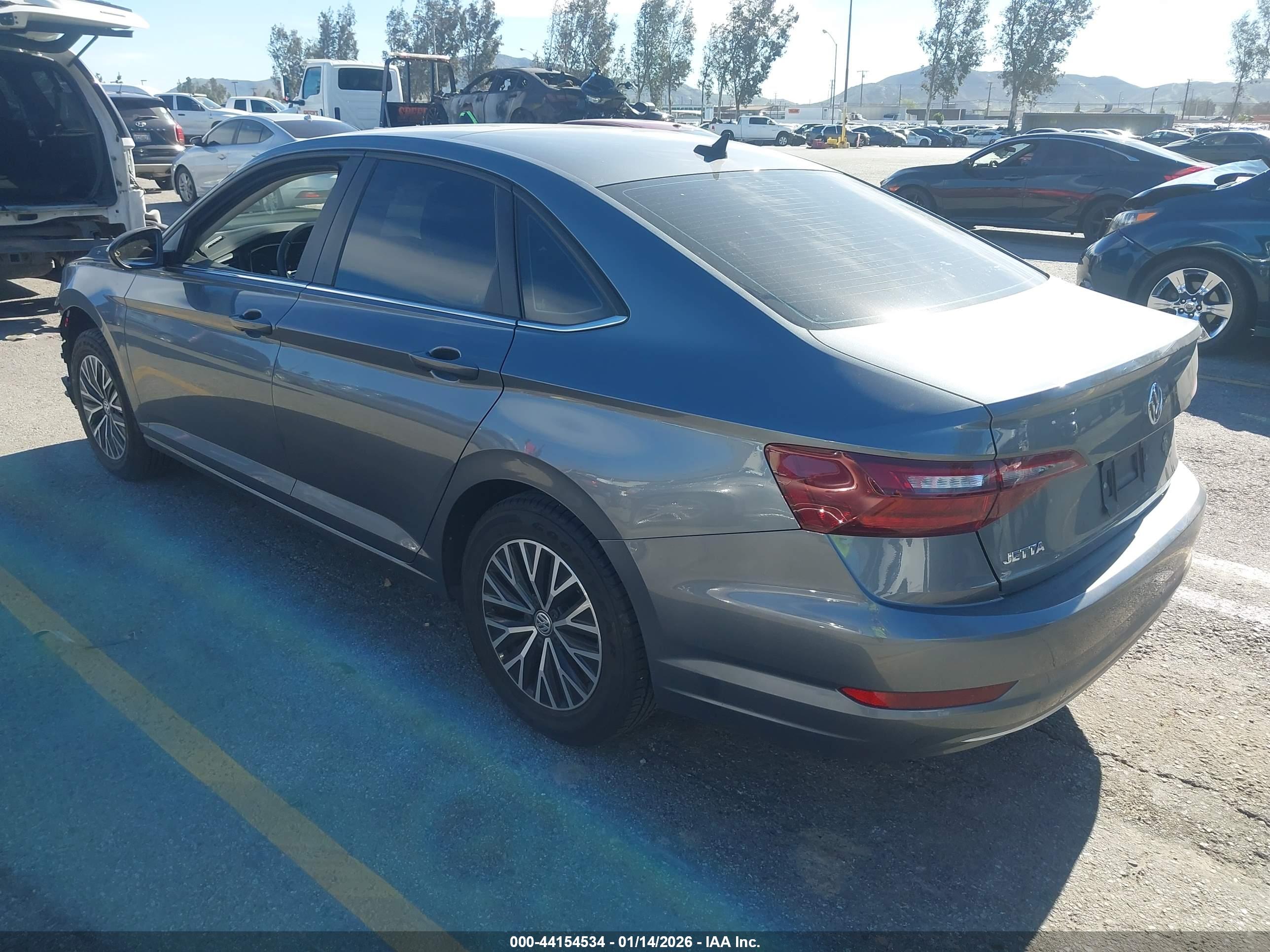 VOLKSWAGEN JETTA image 3