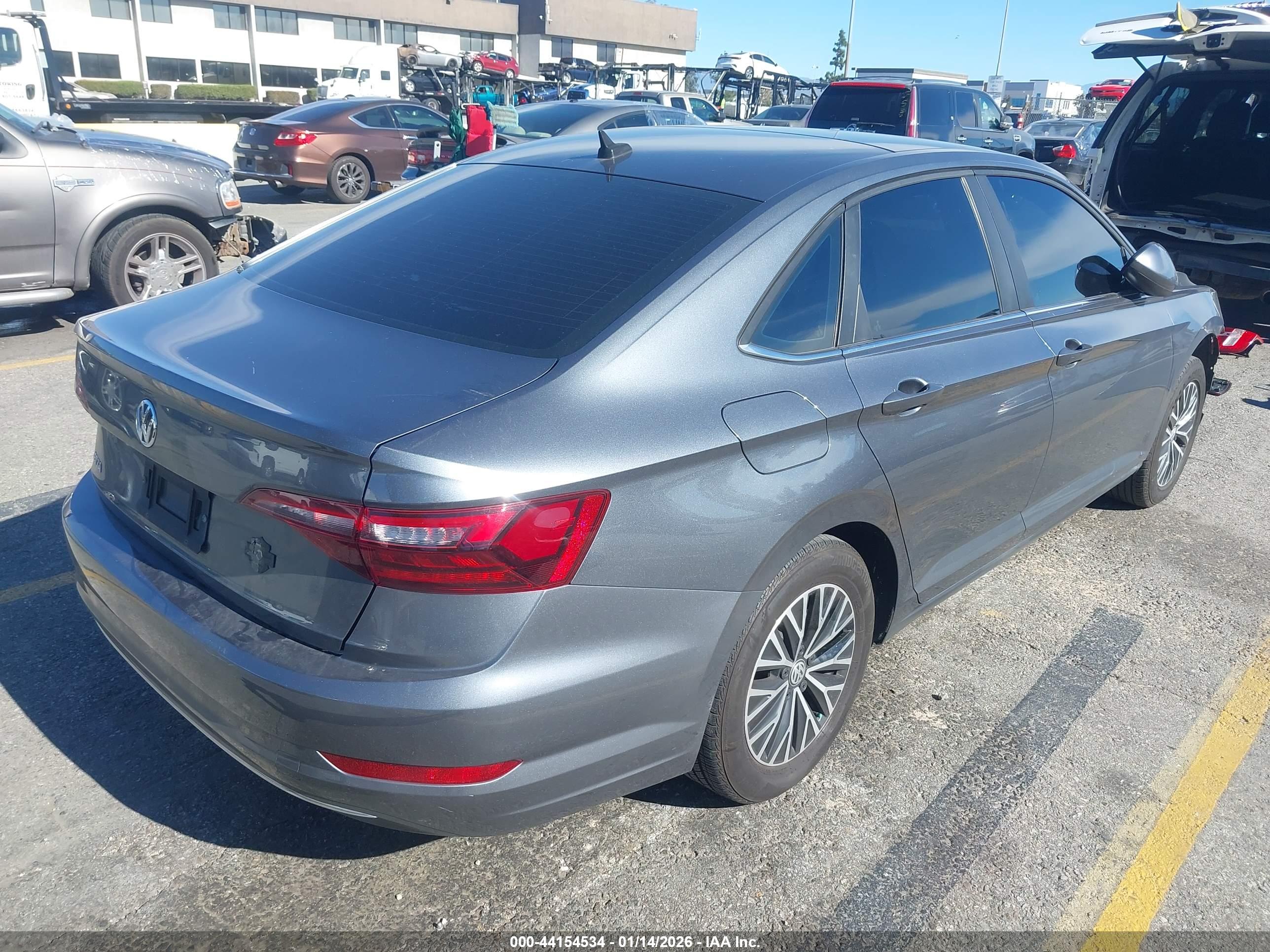 VOLKSWAGEN JETTA image 4