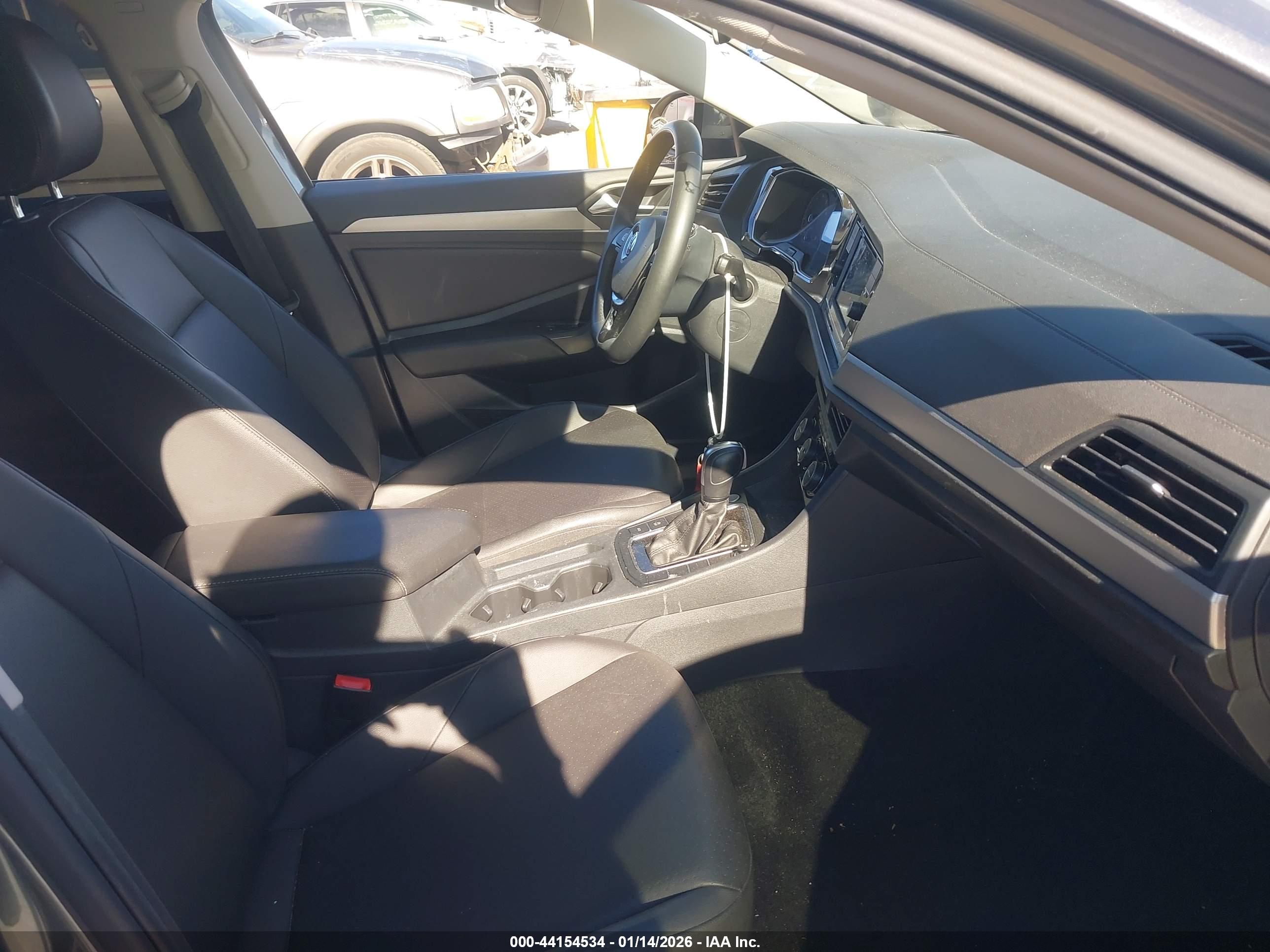 VOLKSWAGEN JETTA image 5