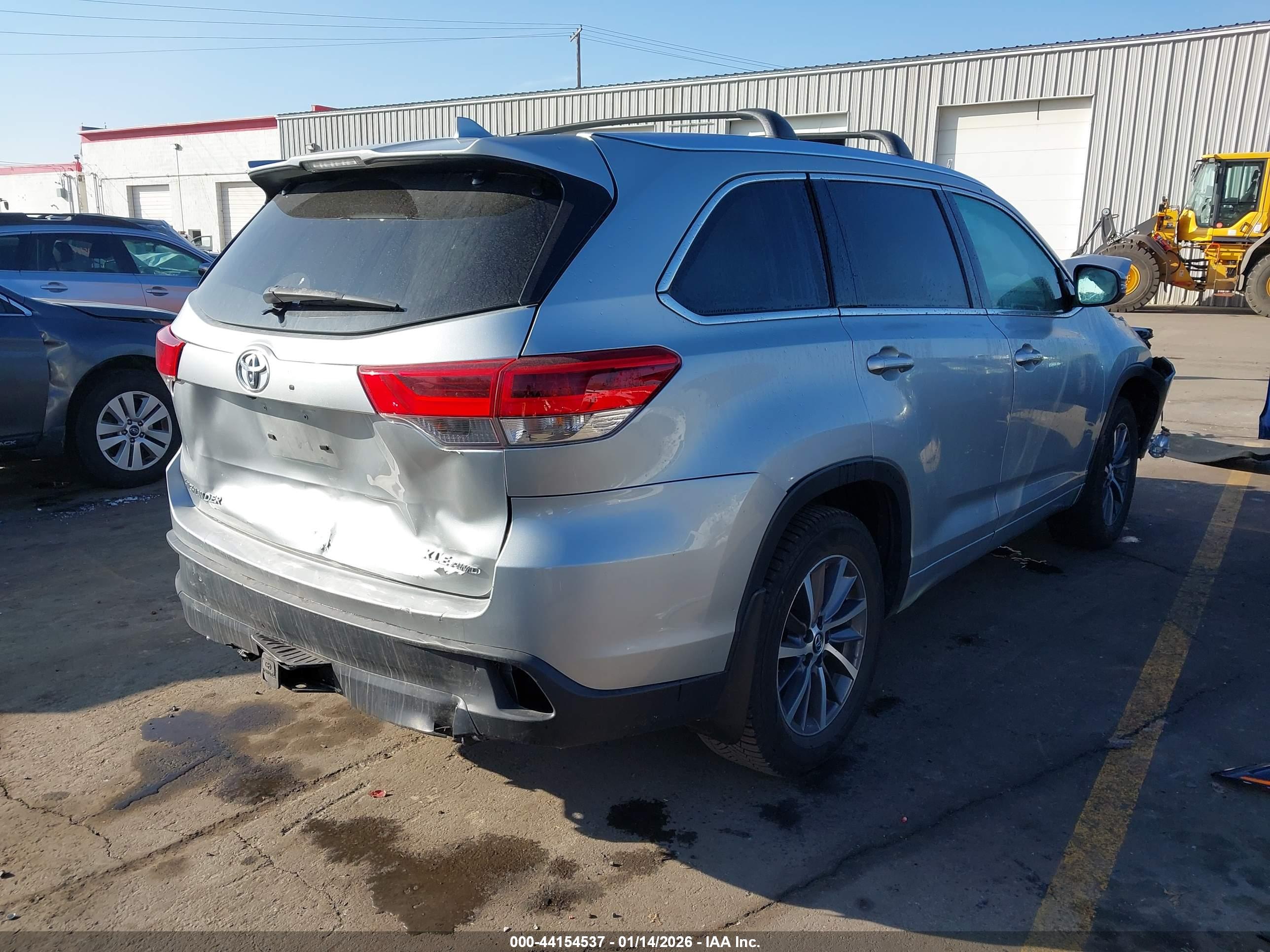 TOYOTA HIGHLANDER image 4