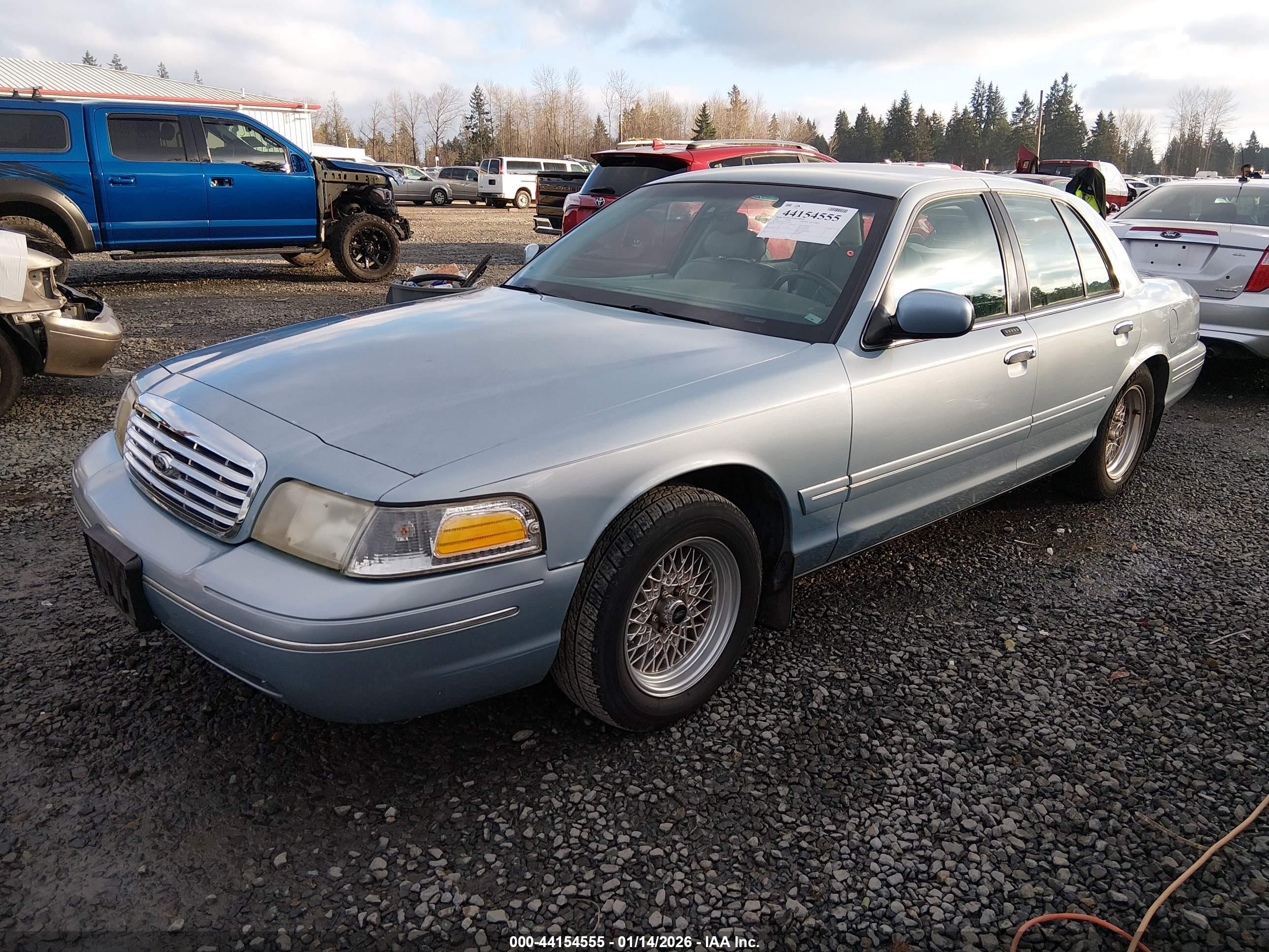 FORD CROWN image 2