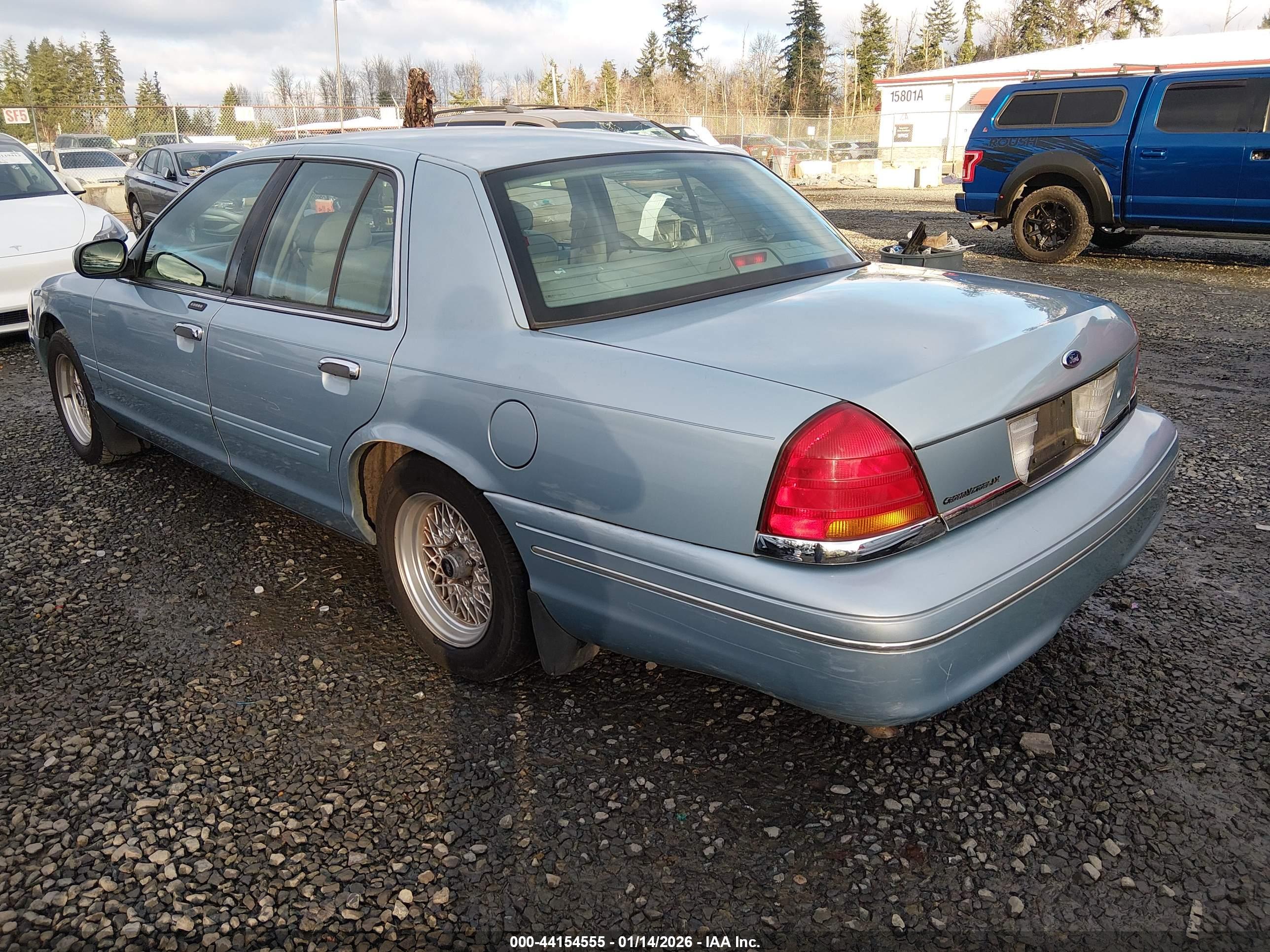 FORD CROWN image 3