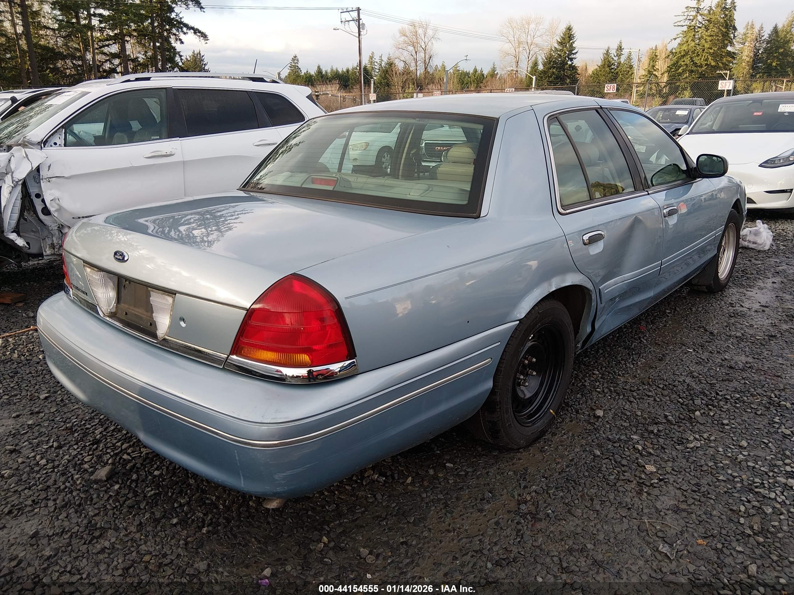 FORD CROWN image 4