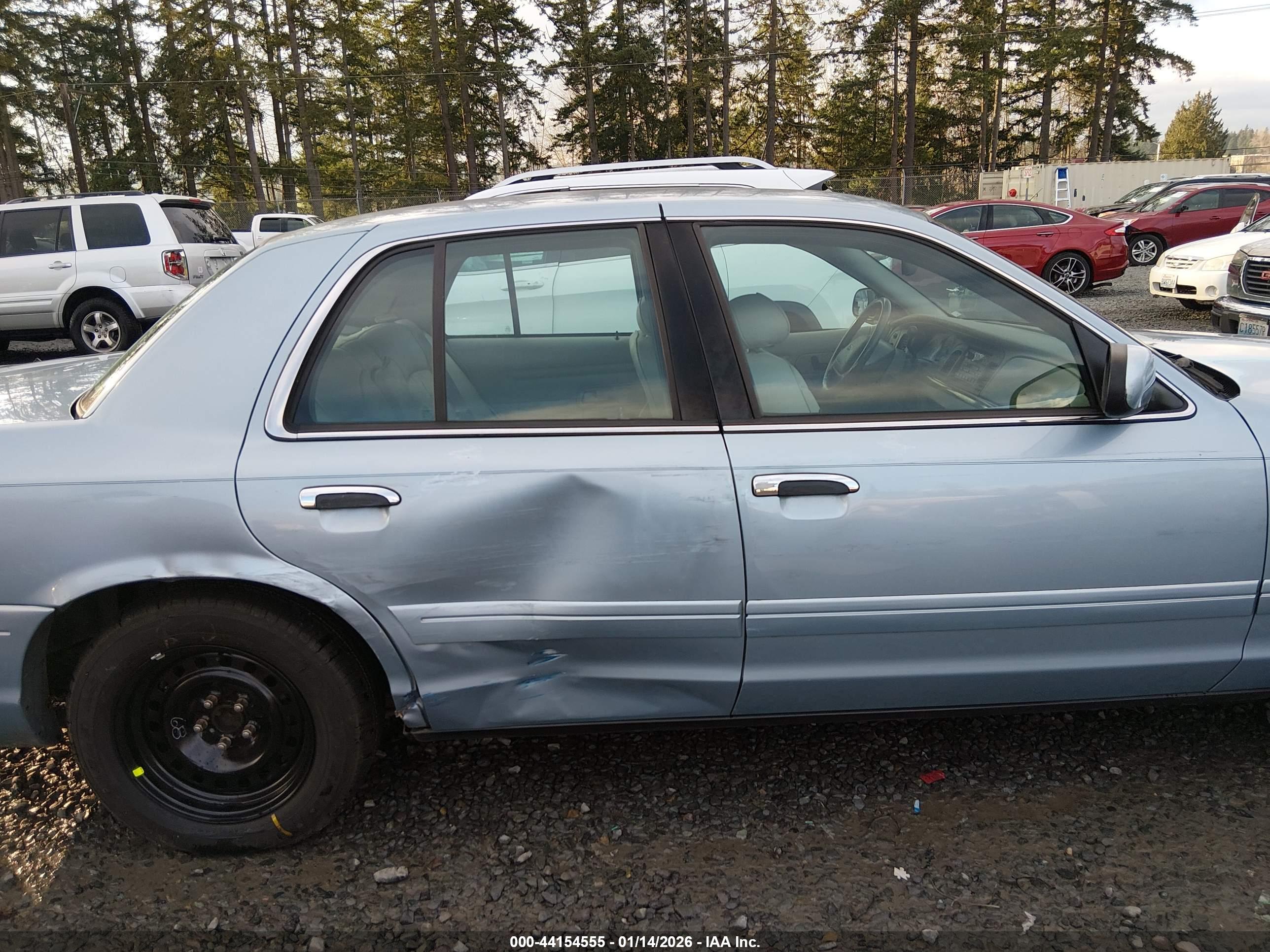 FORD CROWN image 6