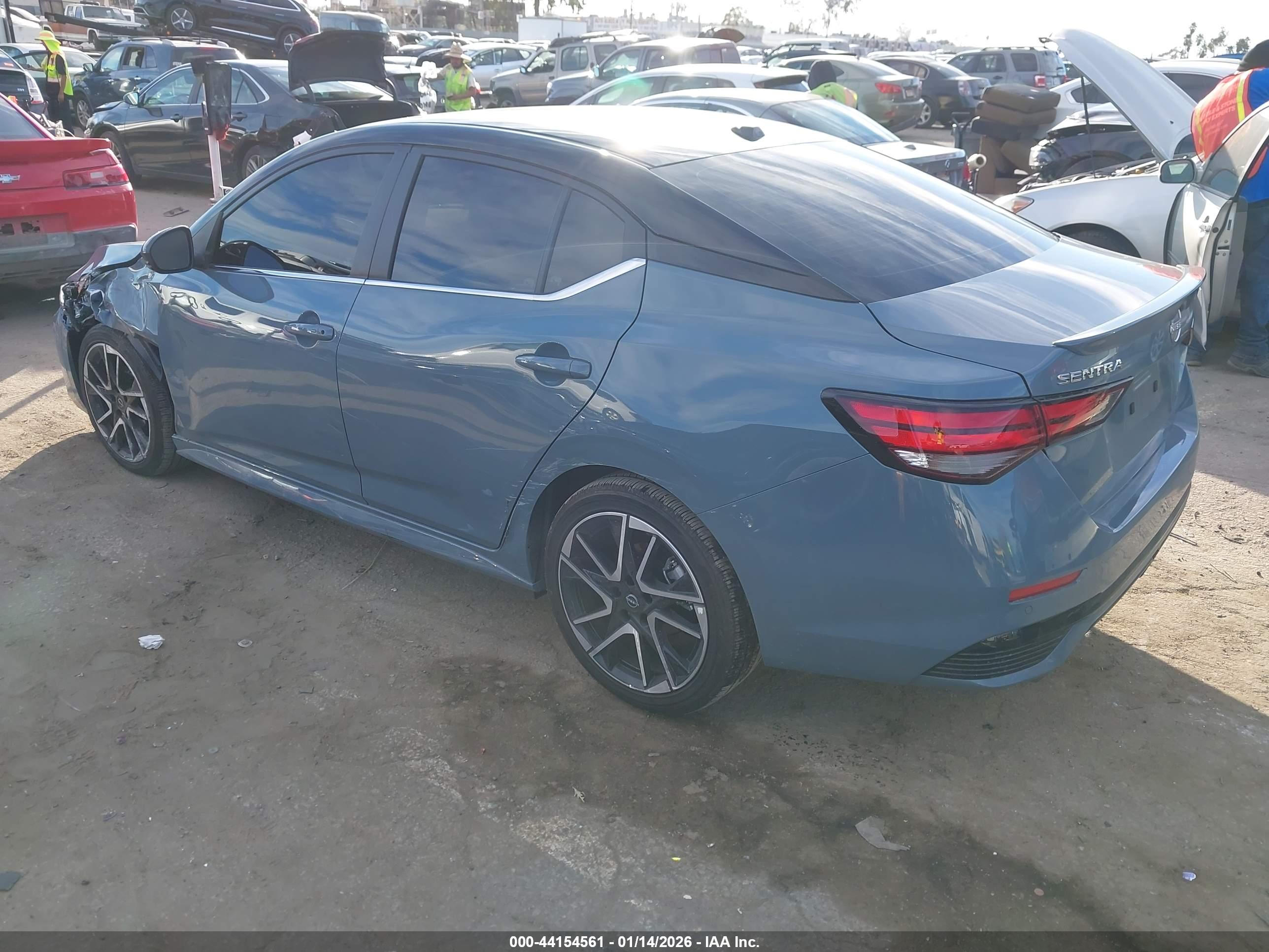 NISSAN SENTRA image 3