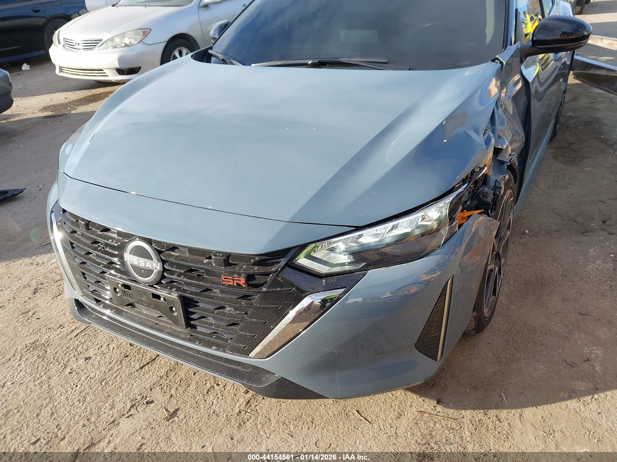 NISSAN SENTRA image 6