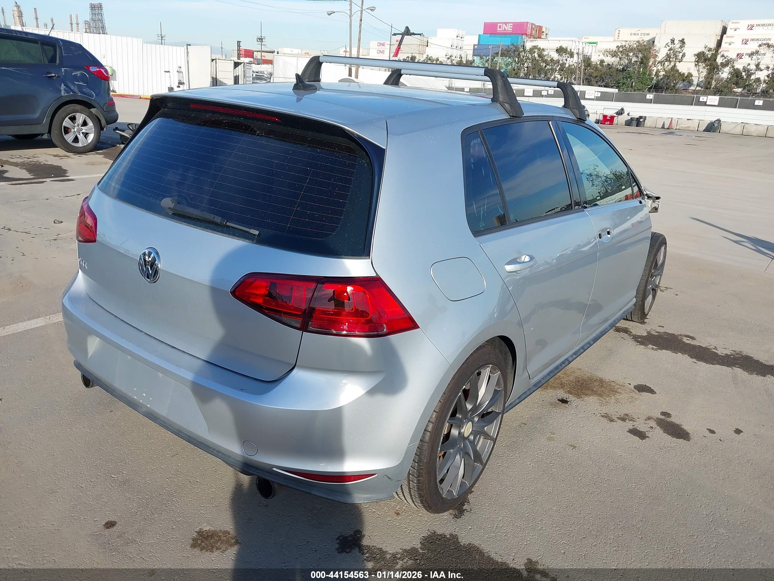 VOLKSWAGEN GOLF image 4