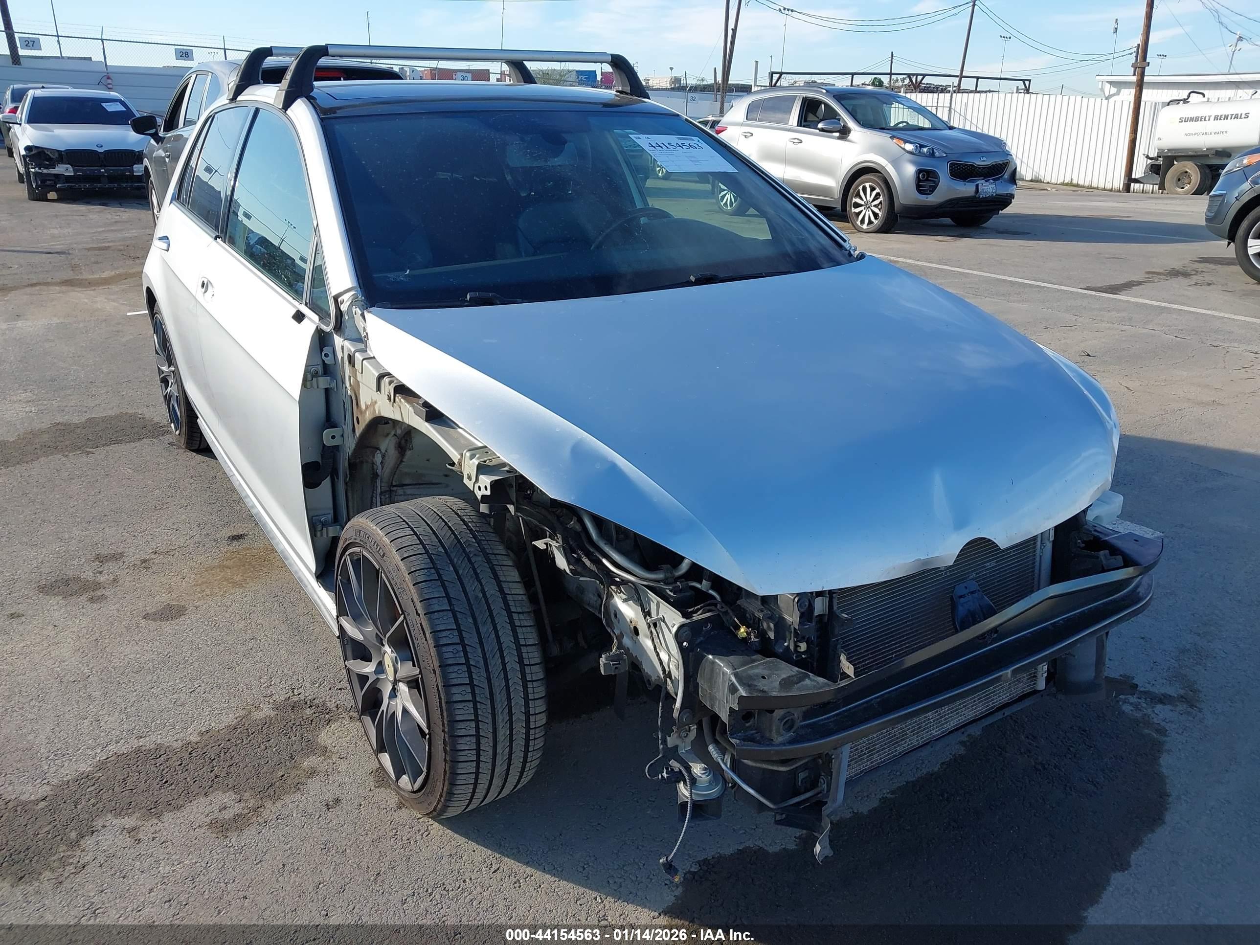 VOLKSWAGEN GOLF image 6