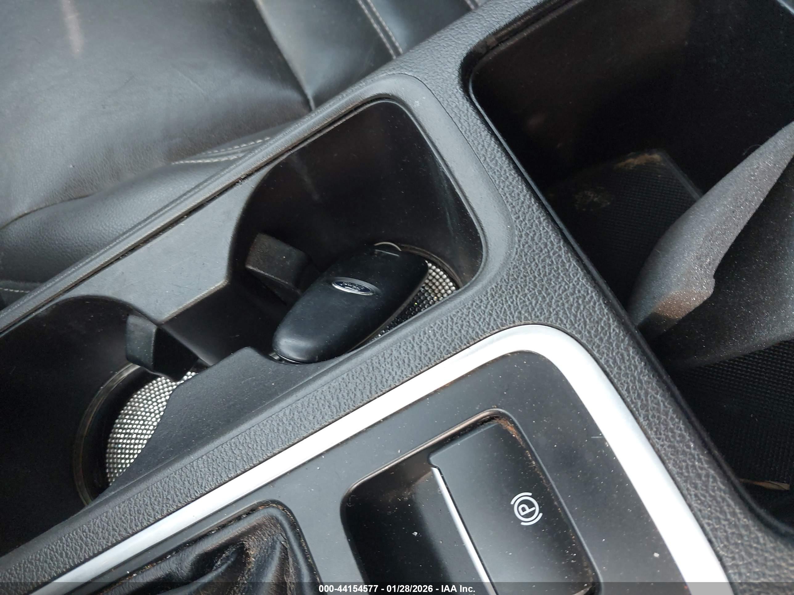 FORD ESCAPE image 11