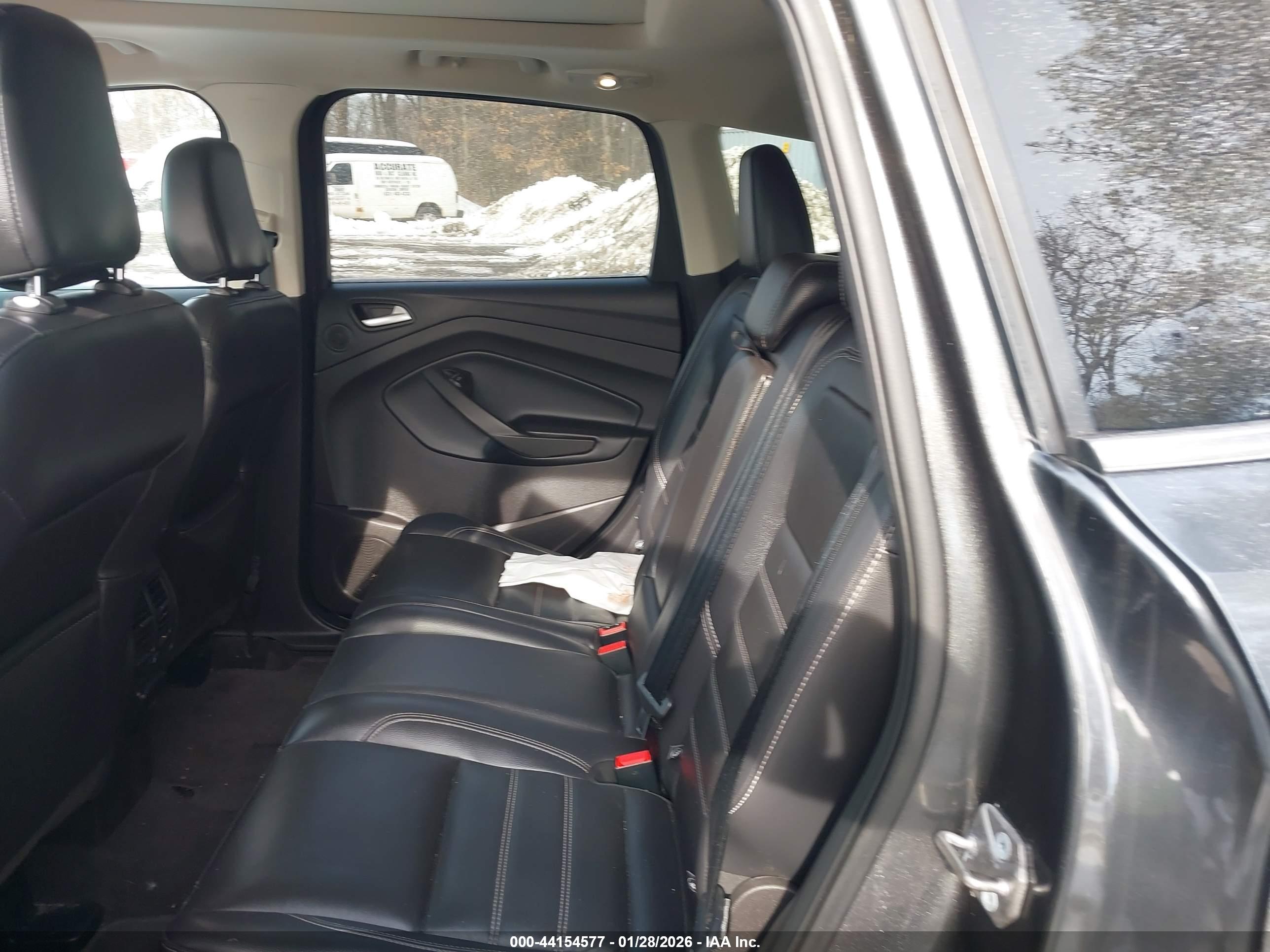 FORD ESCAPE image 8