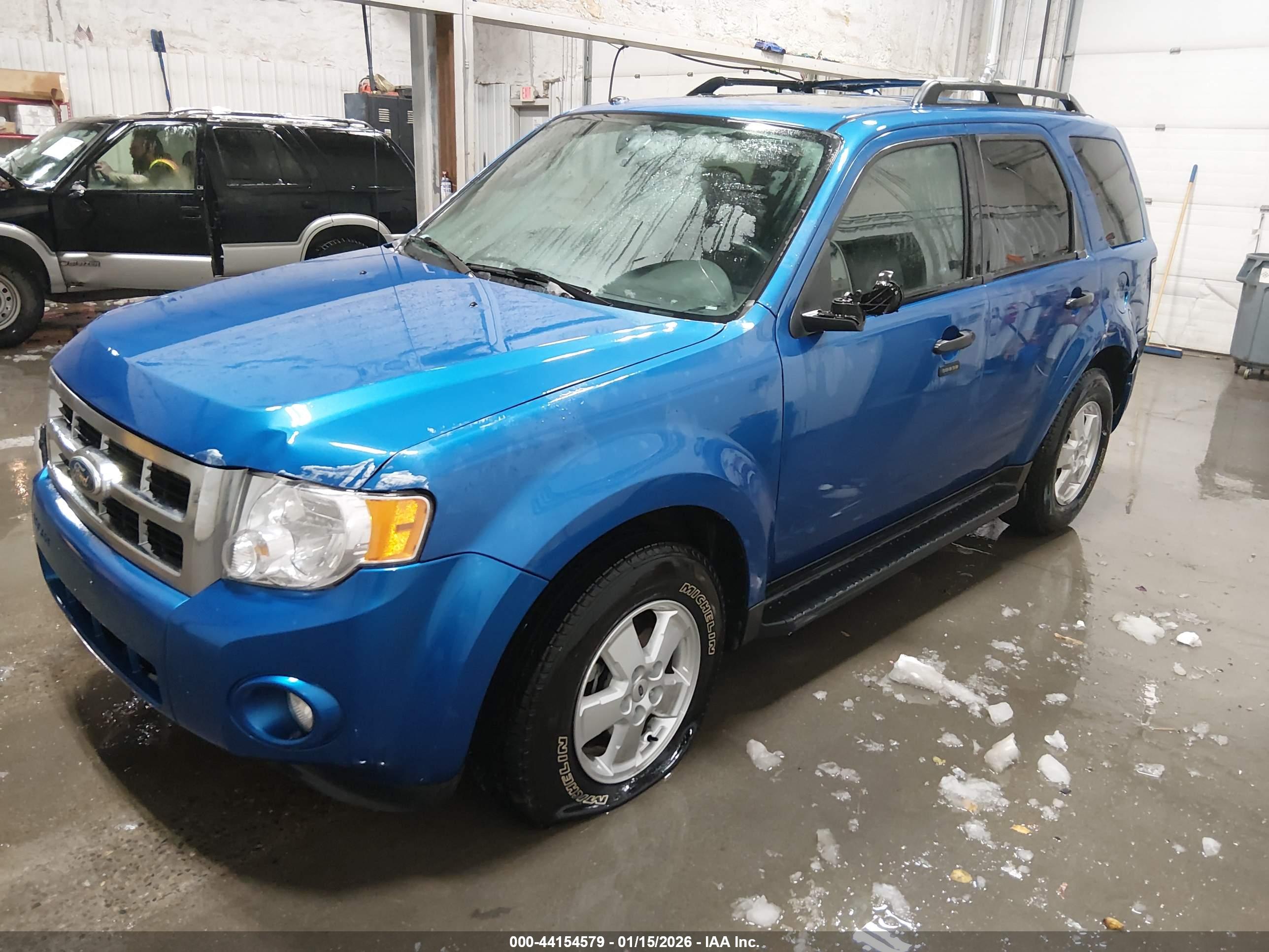 FORD ESCAPE image 2