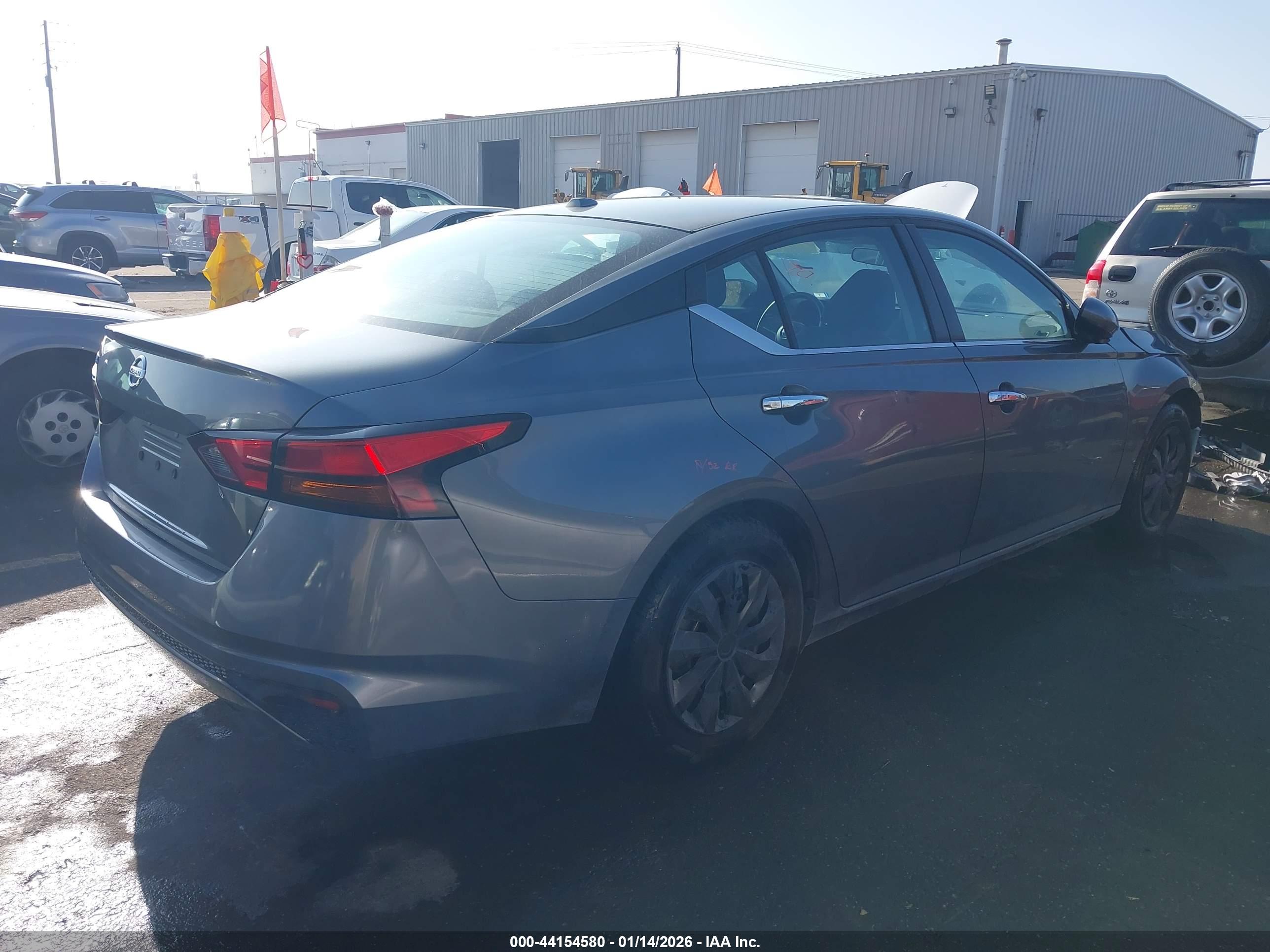 NISSAN ALTIMA image 4