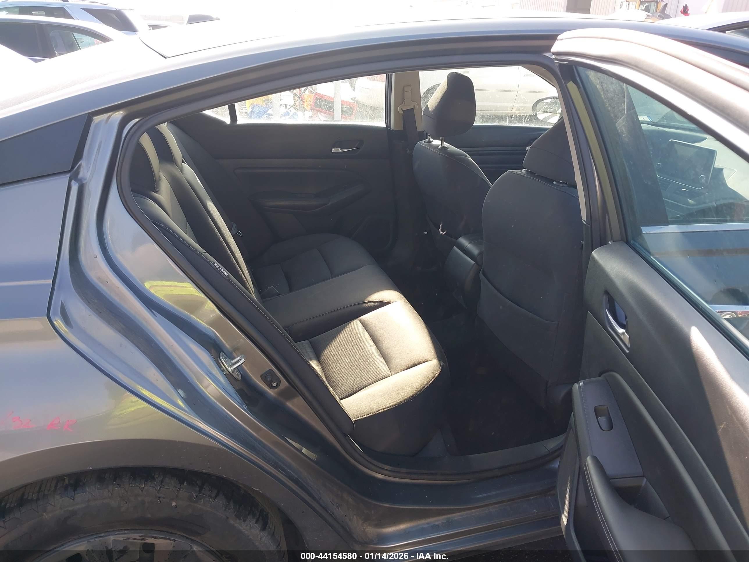 NISSAN ALTIMA image 8