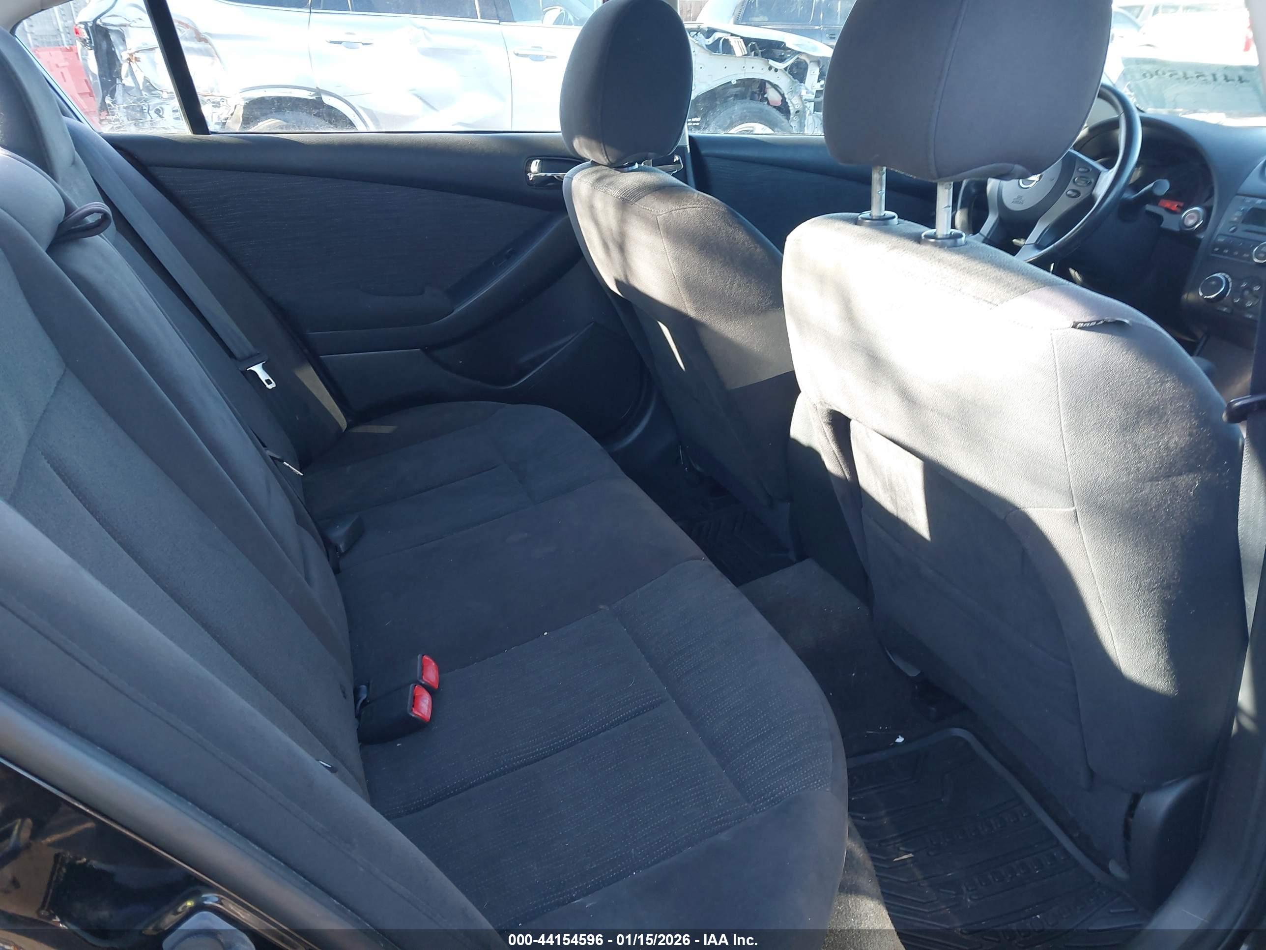 NISSAN ALTIMA image 8