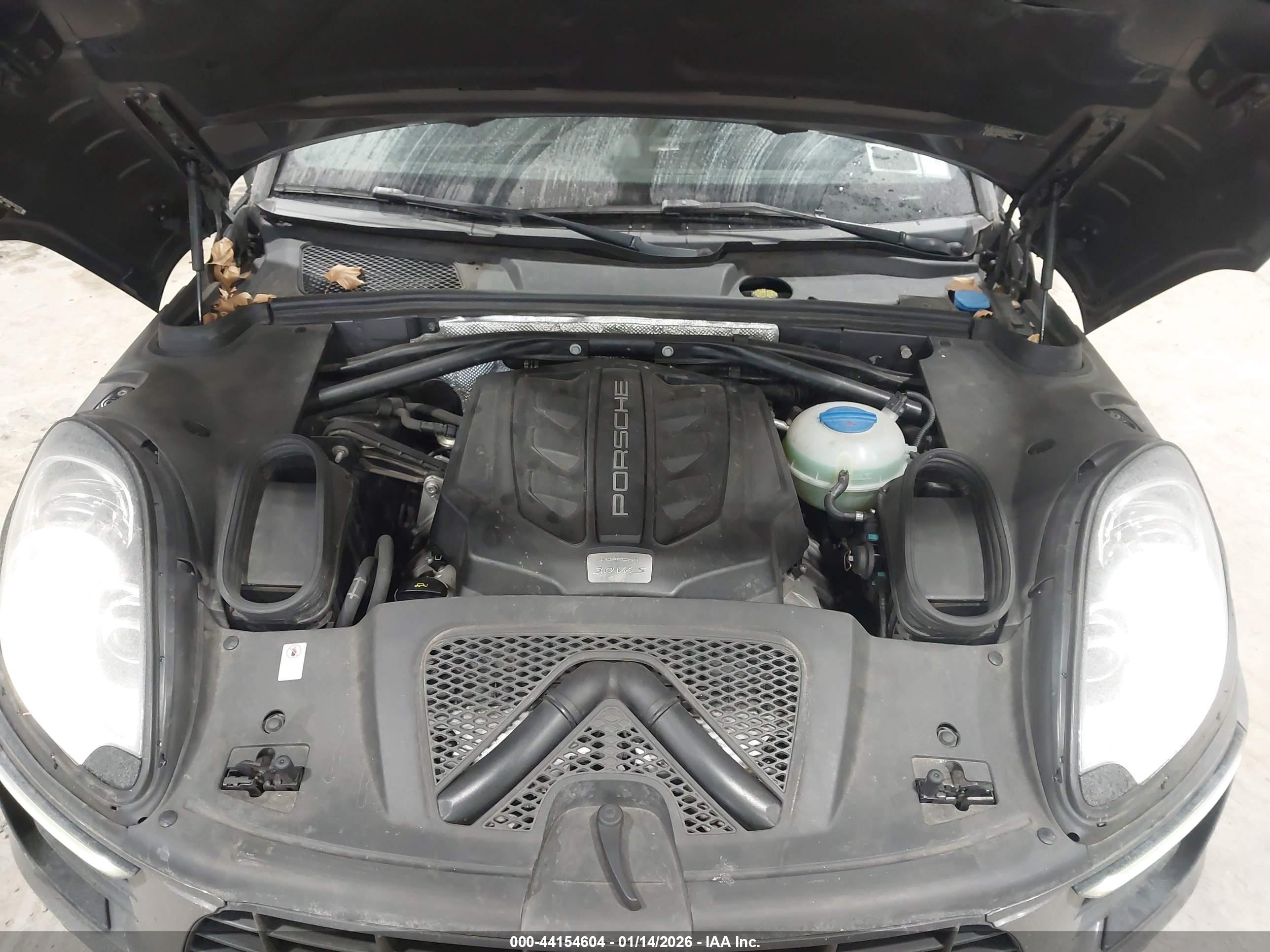 PORSCHE MACAN image 10