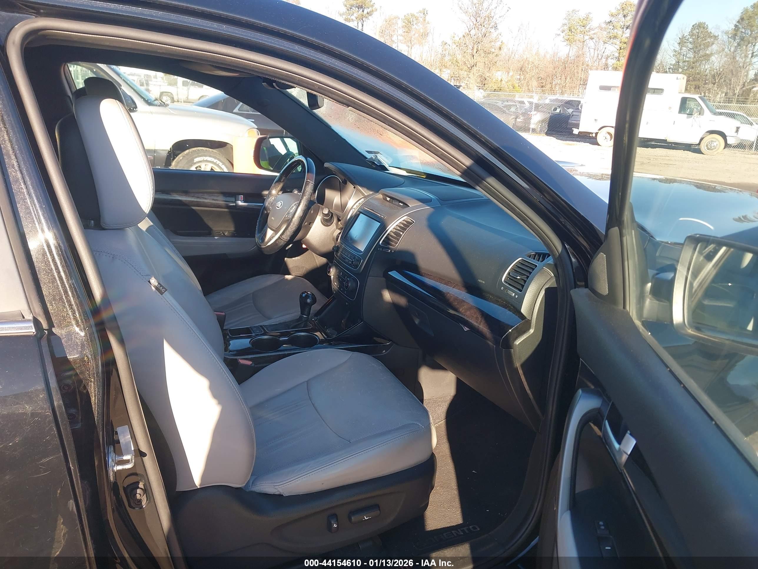 KIA SORENTO image 5
