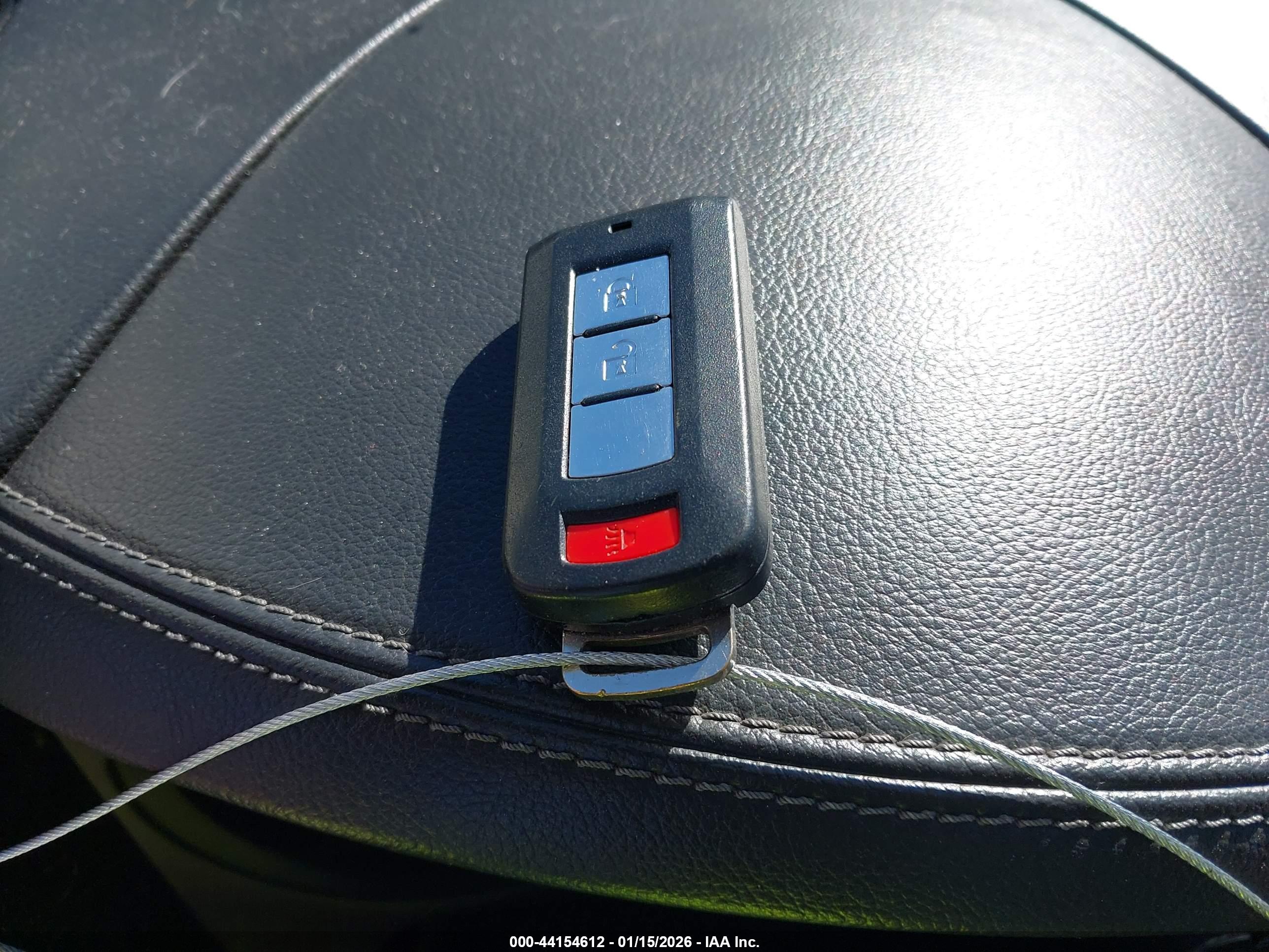 MITSUBISHI OUTLANDER image 11