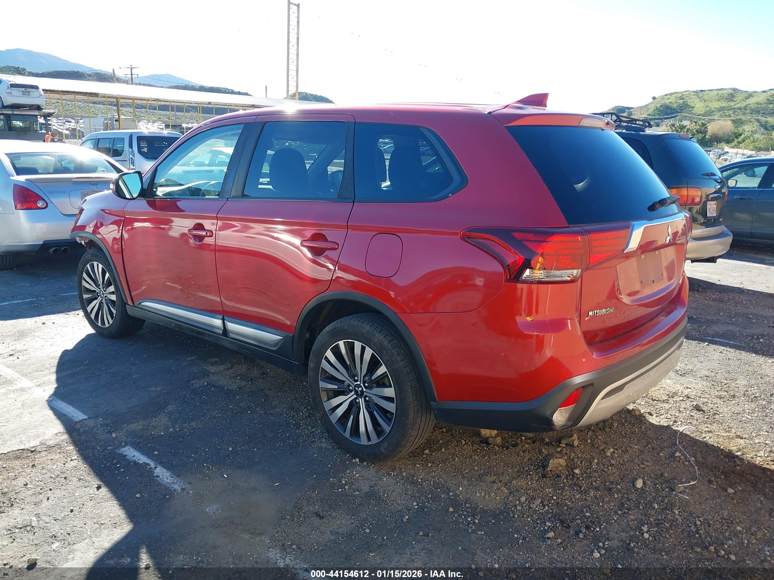 MITSUBISHI OUTLANDER image 3