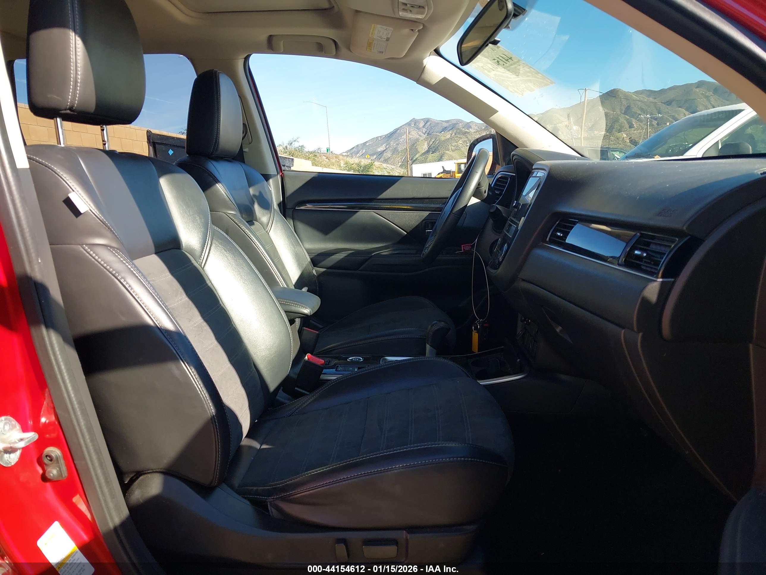 MITSUBISHI OUTLANDER image 5