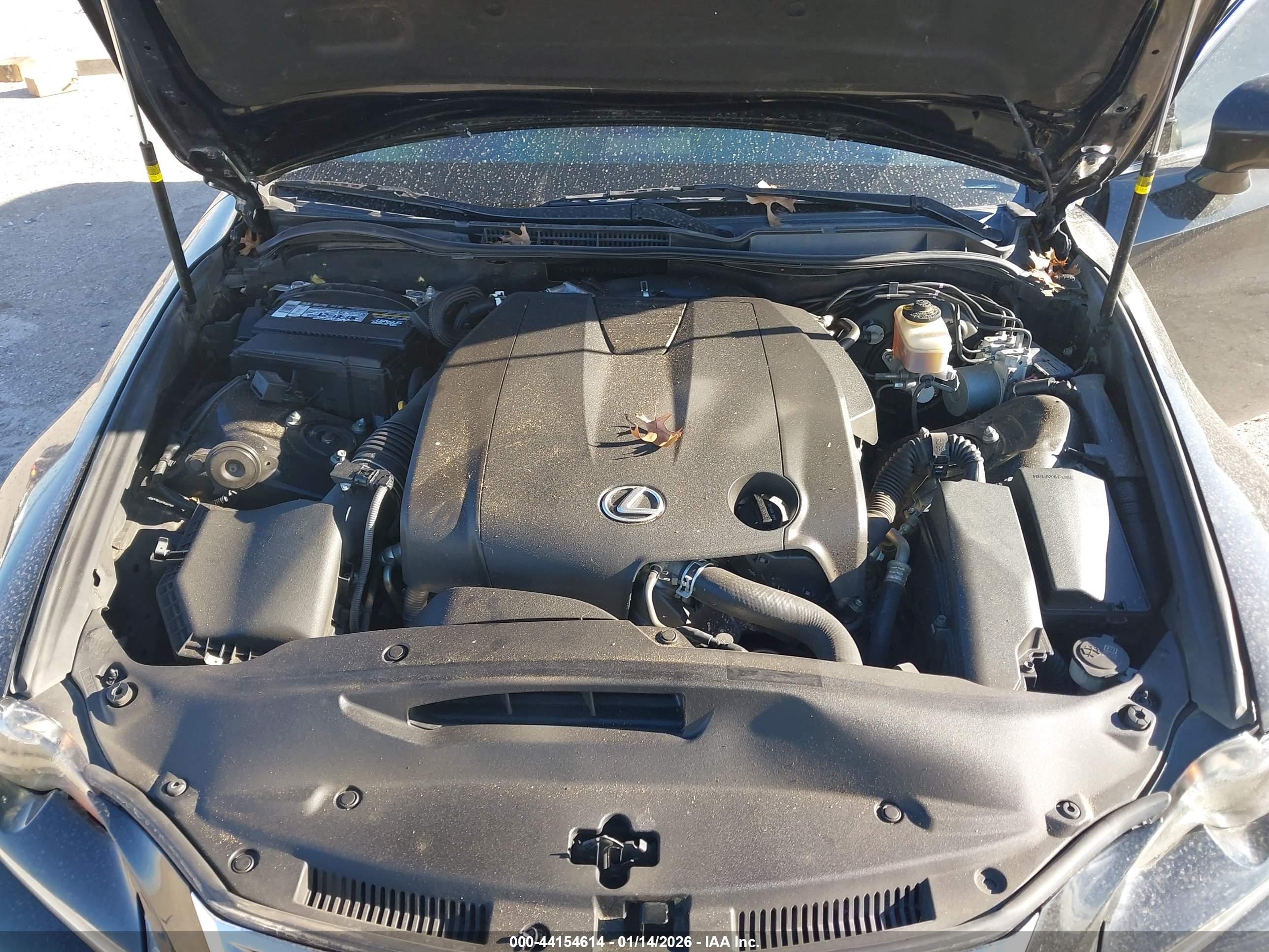 LEXUS IS image 10