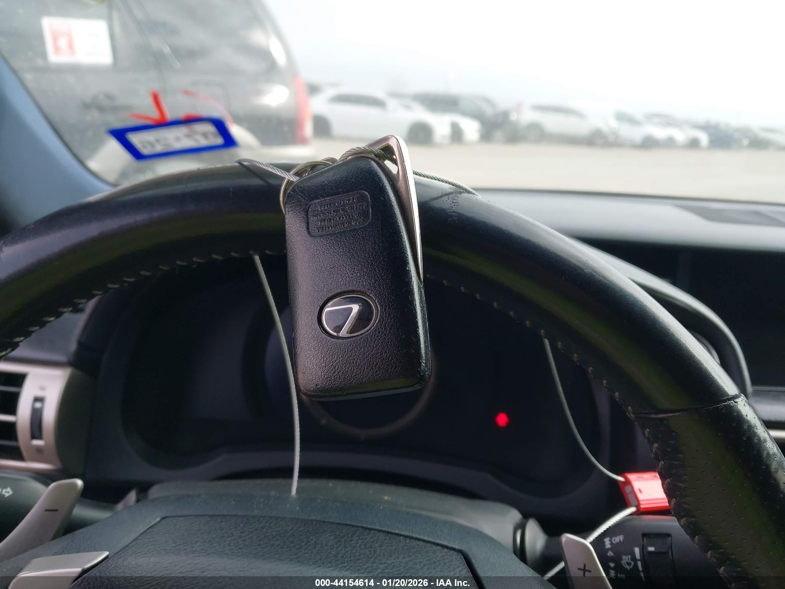 LEXUS IS image 11
