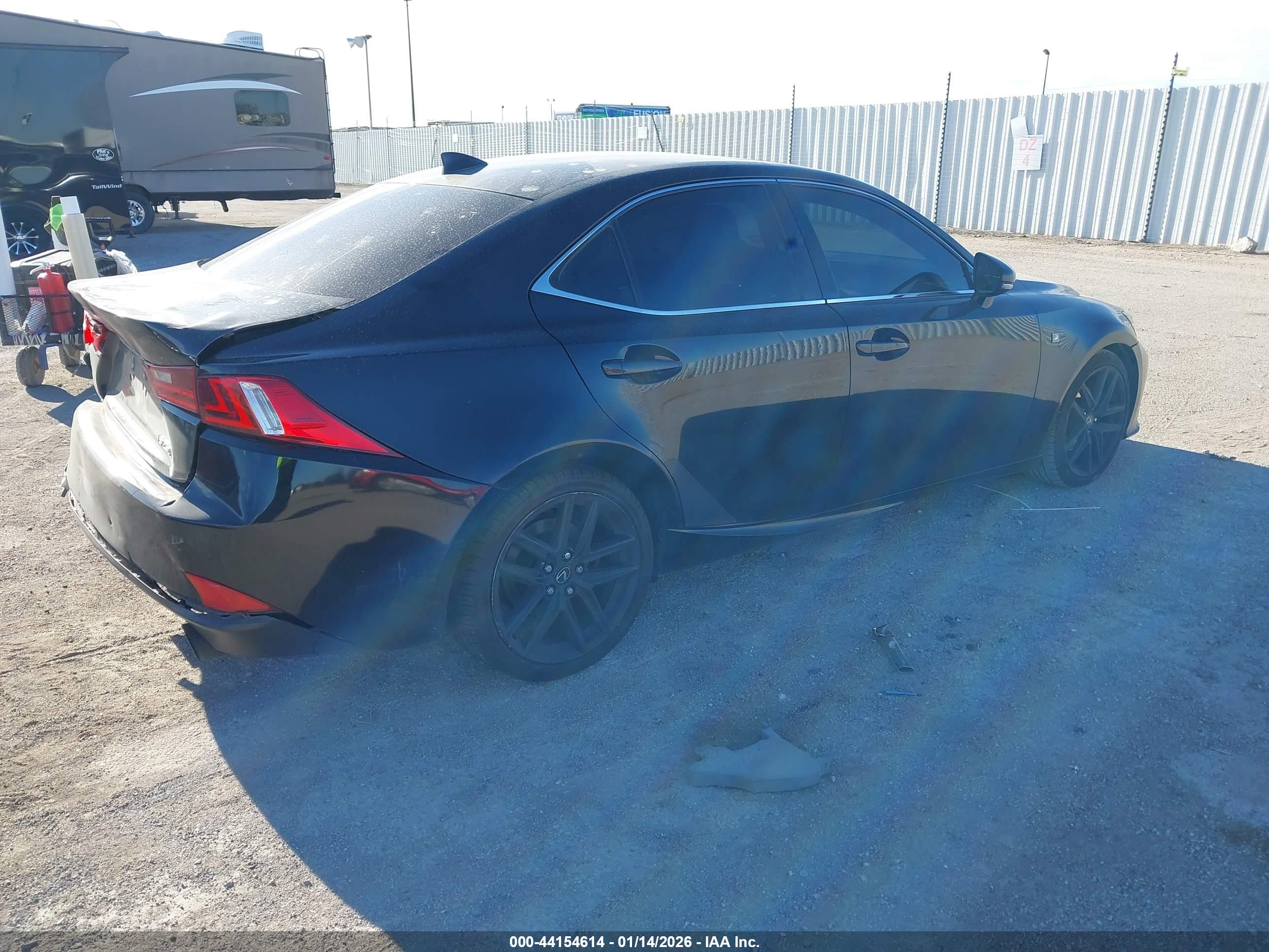 LEXUS IS image 4