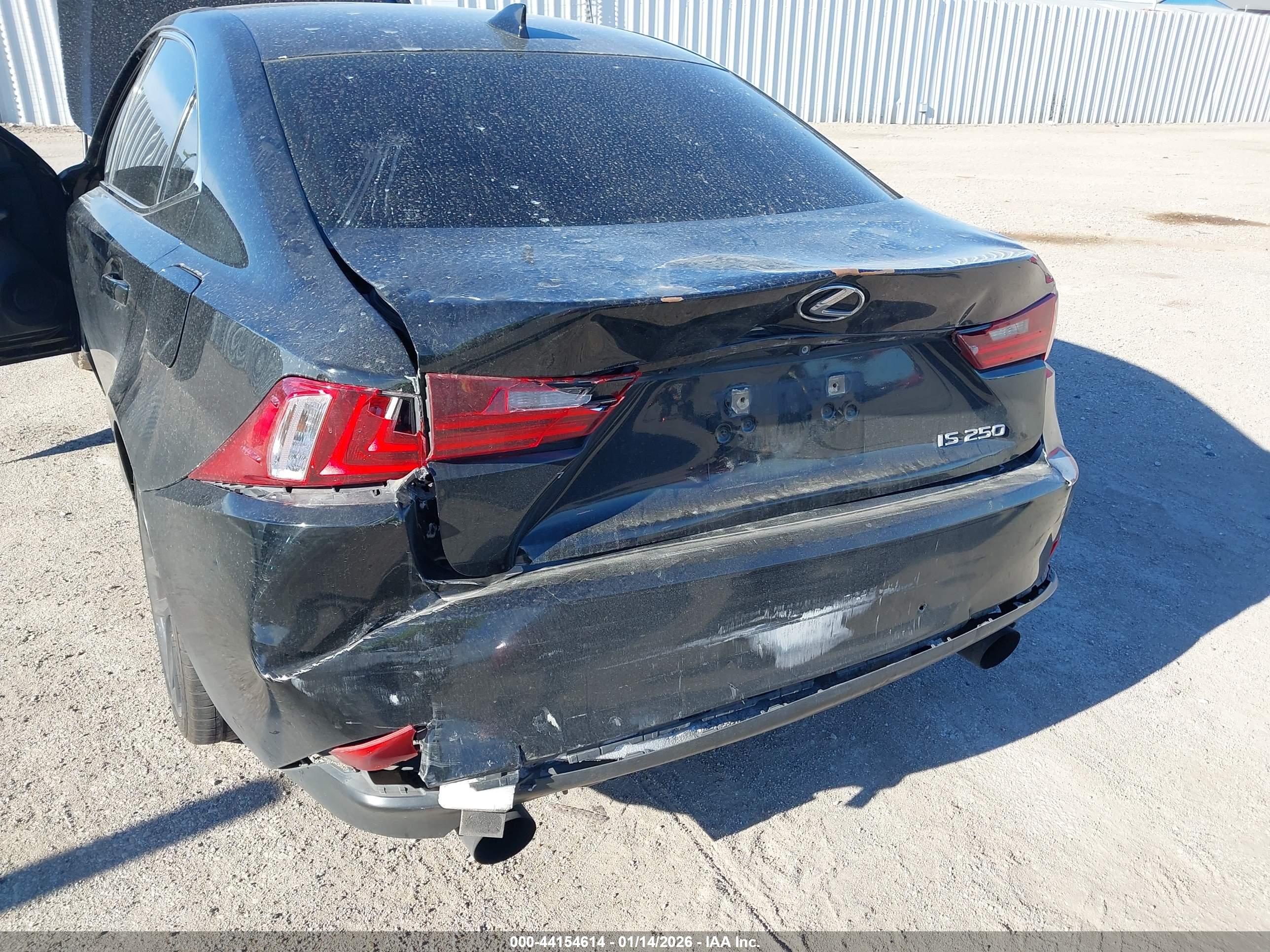 LEXUS IS image 6