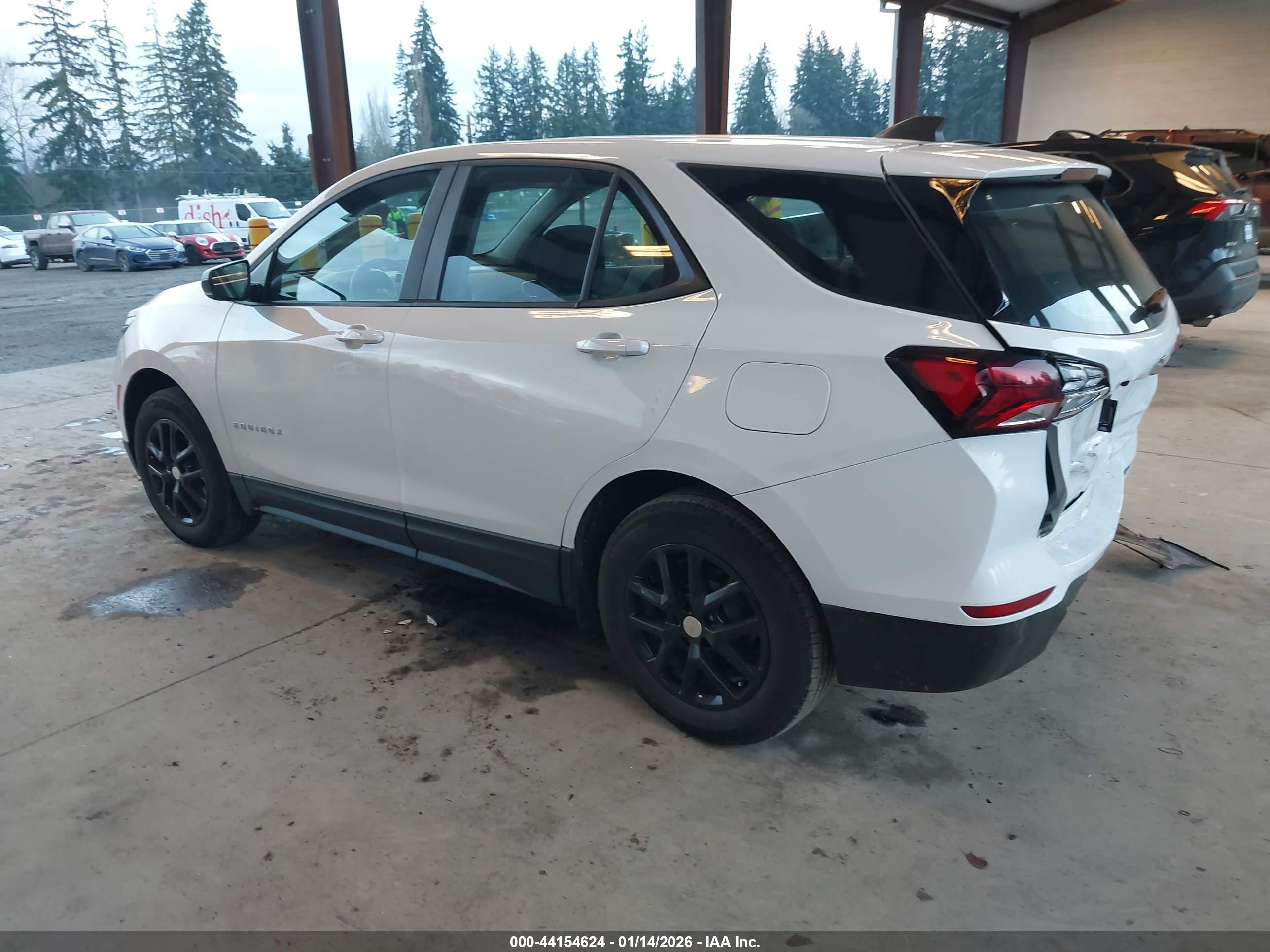 CHEVROLET EQUINOX image 3