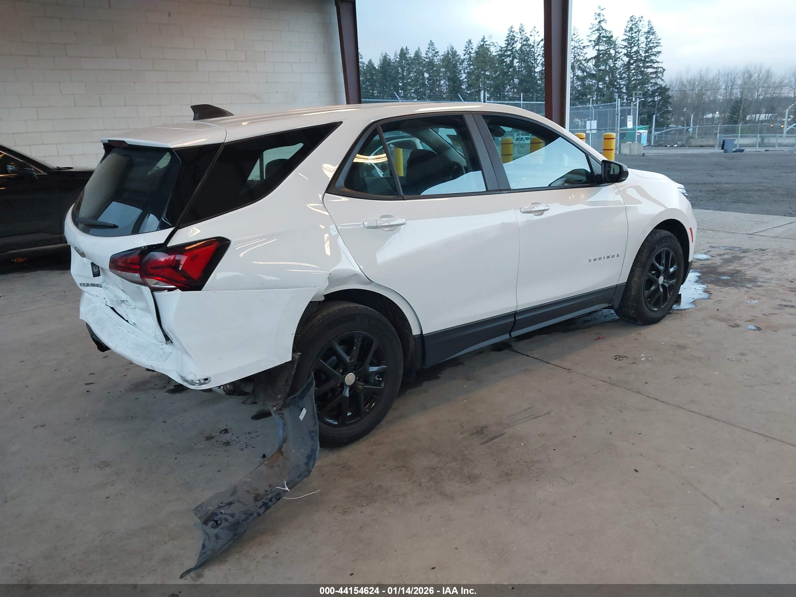 CHEVROLET EQUINOX image 4