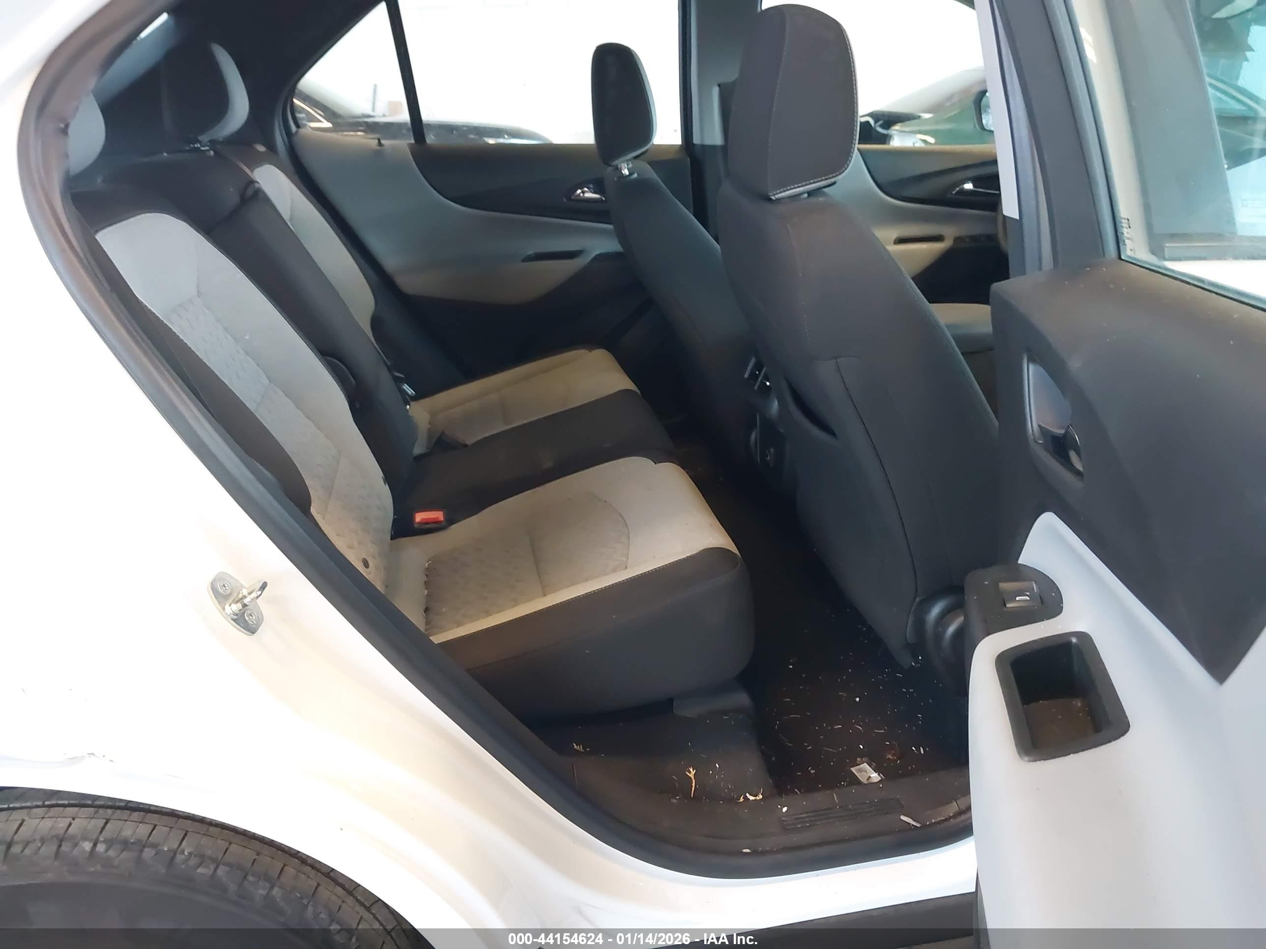 CHEVROLET EQUINOX image 8