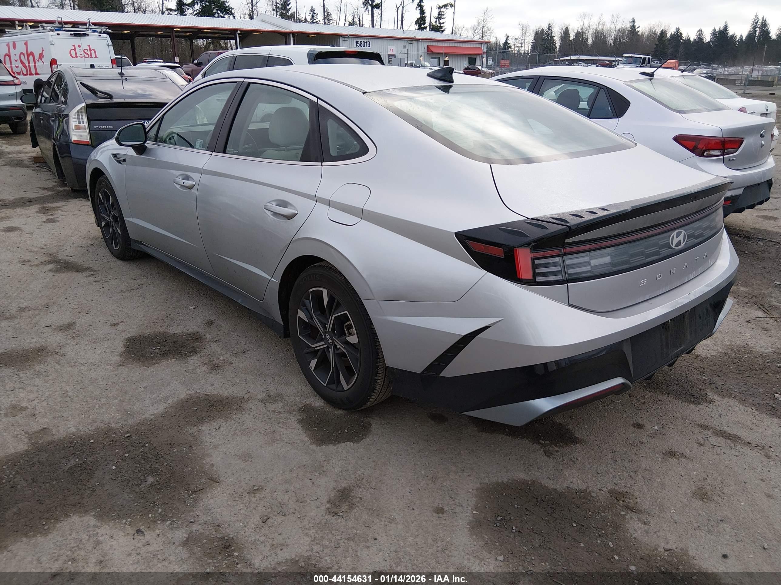 HYUNDAI SONATA image 3