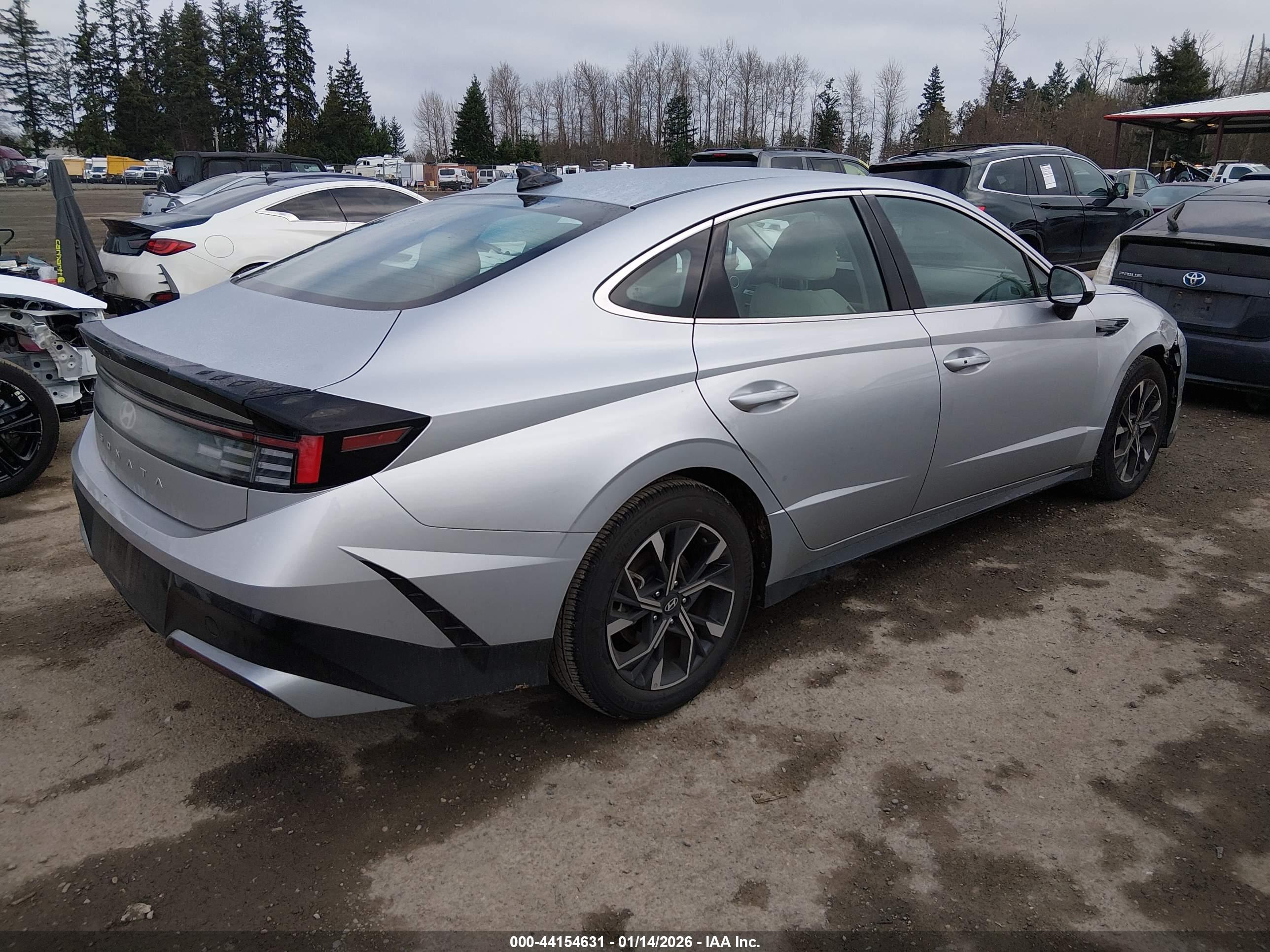 HYUNDAI SONATA image 4
