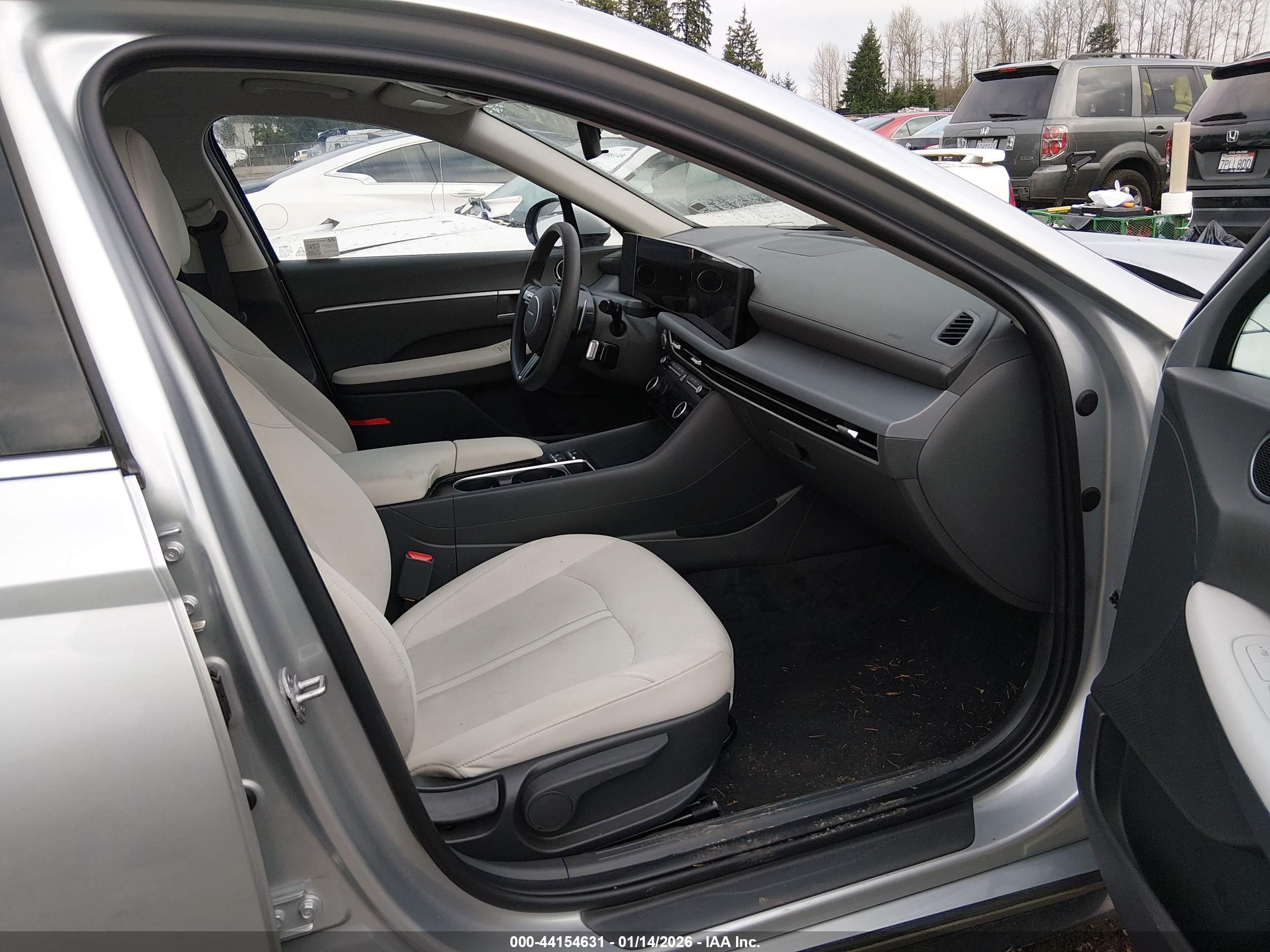 HYUNDAI SONATA image 5