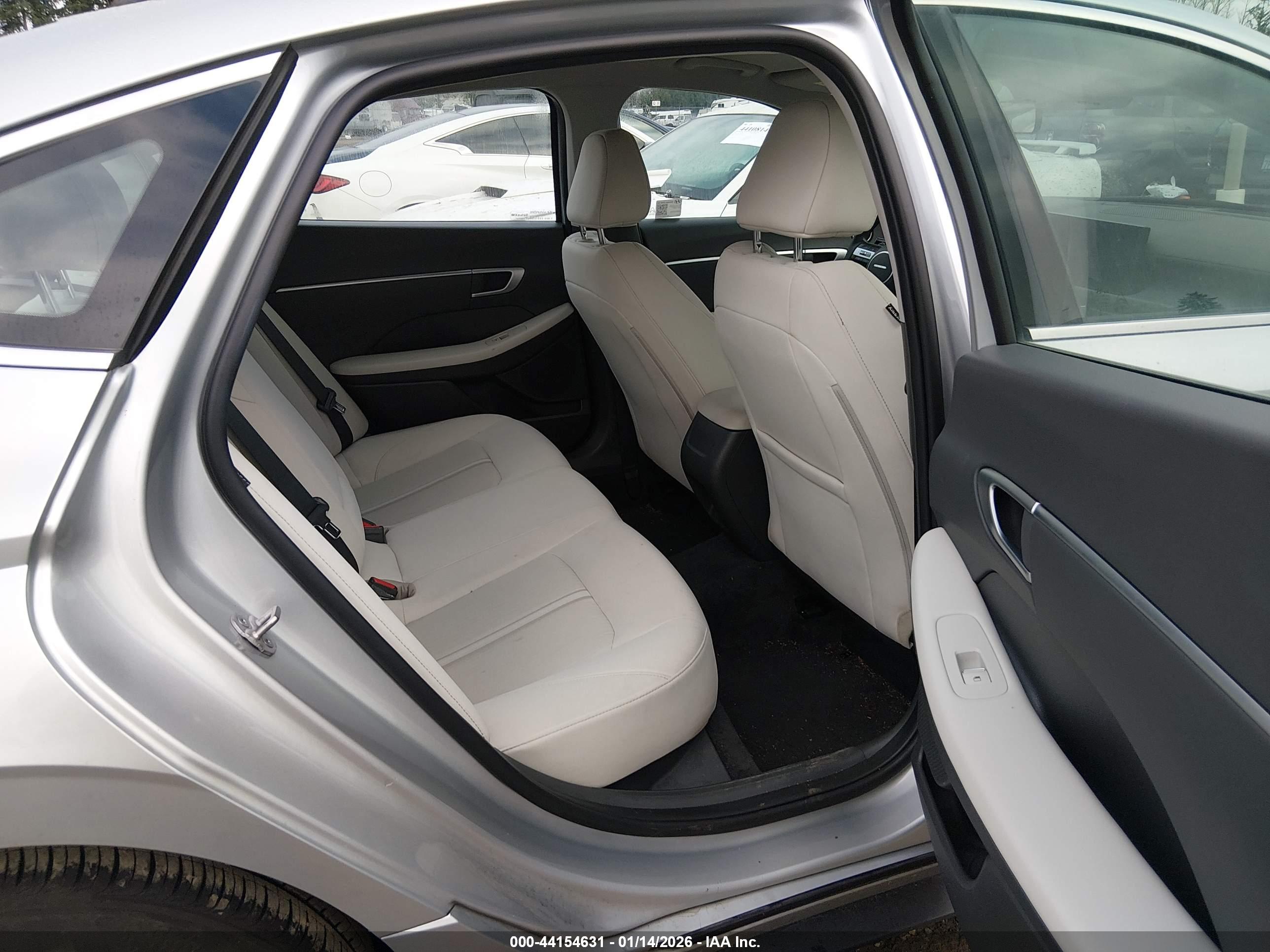 HYUNDAI SONATA image 8