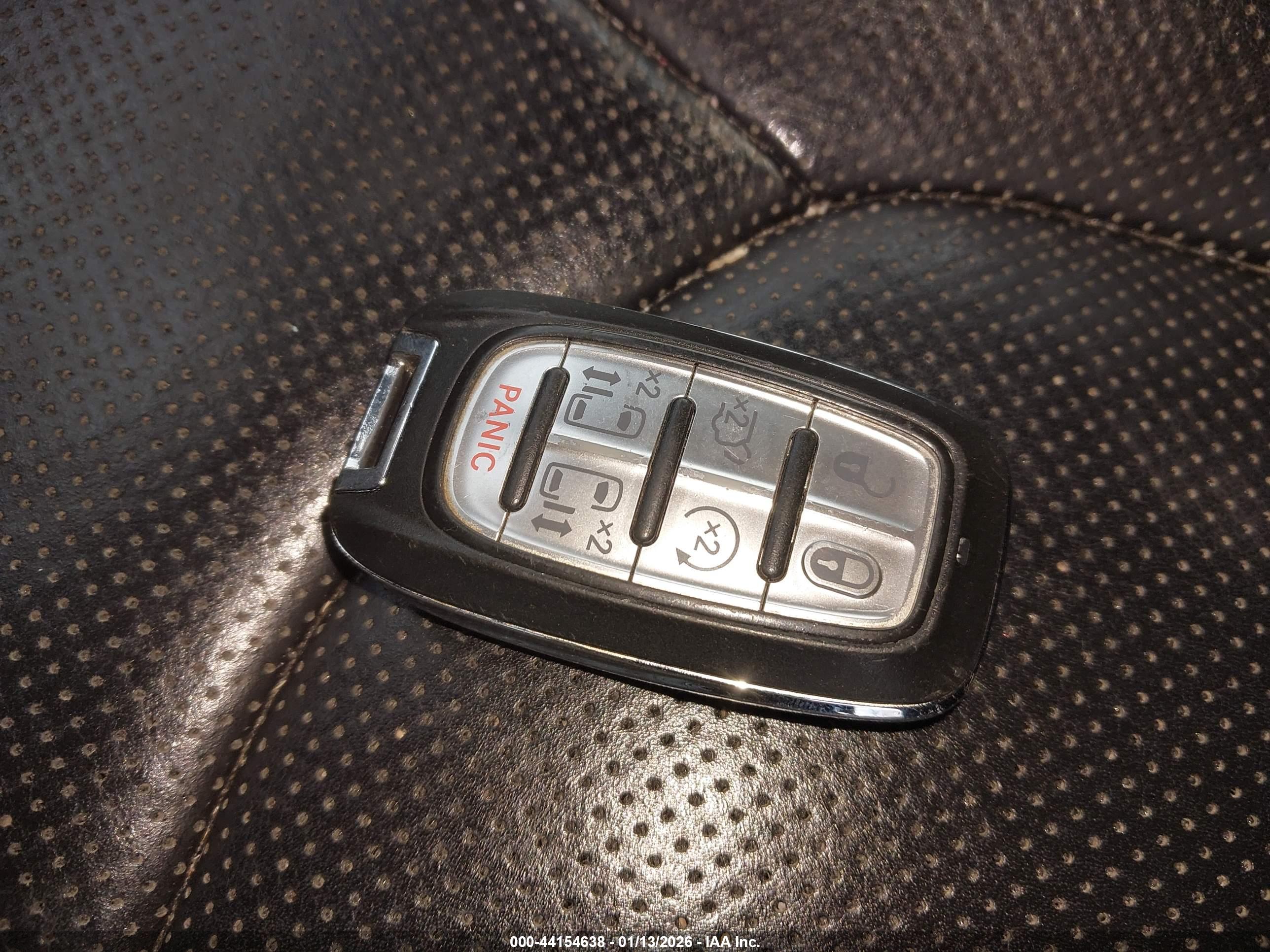 CHRYSLER PACIFICA image 11