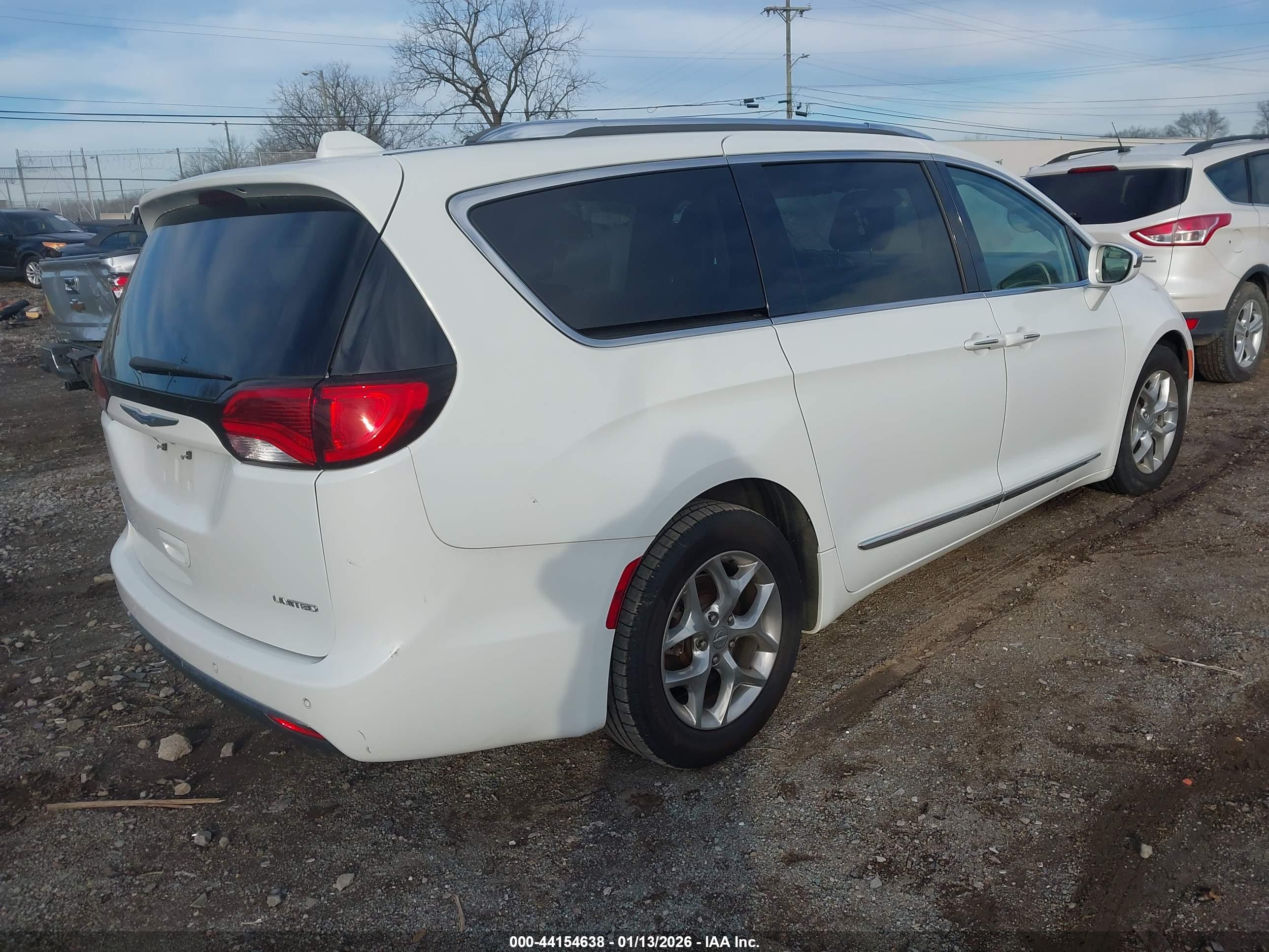 CHRYSLER PACIFICA image 4