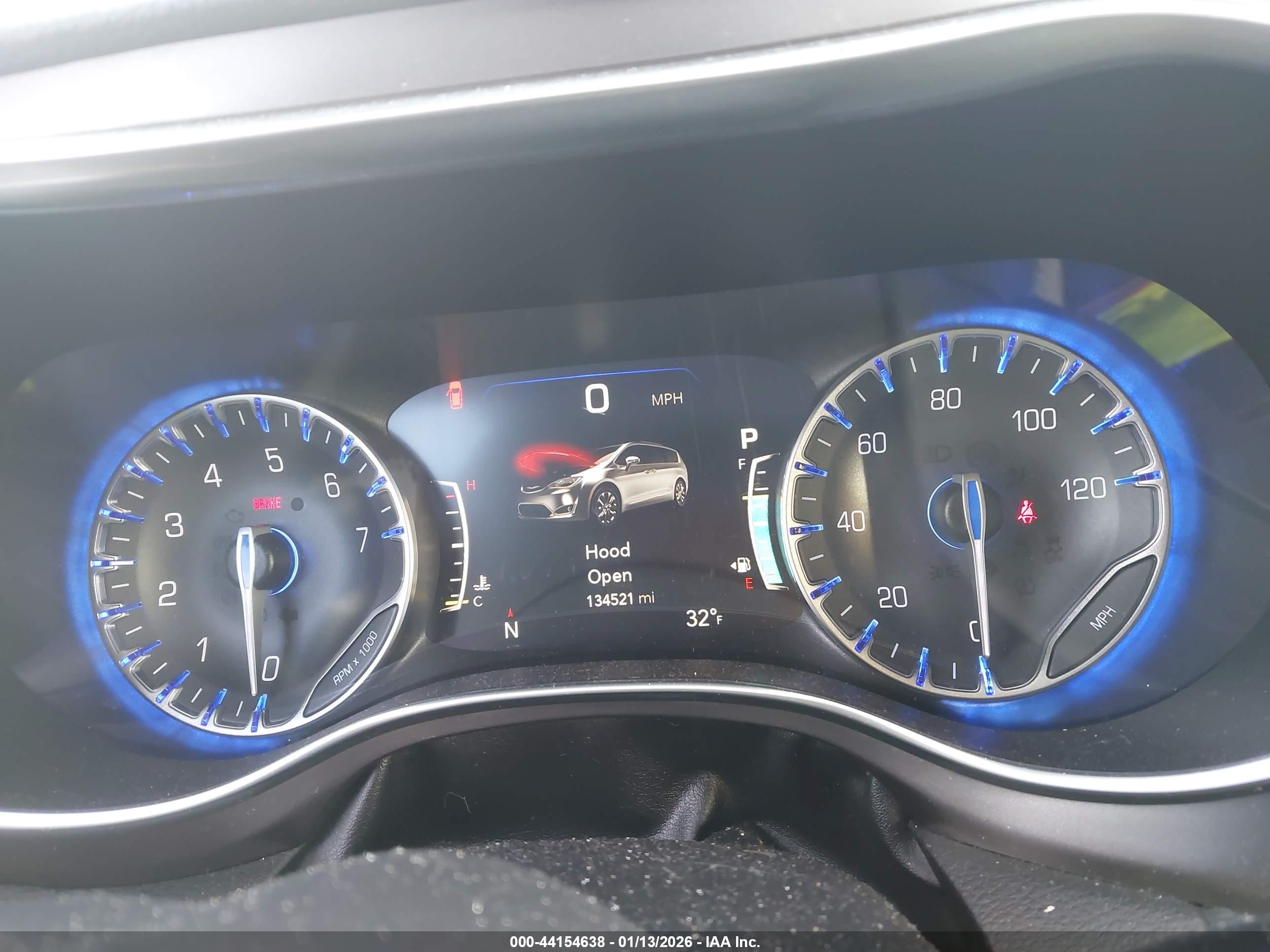 CHRYSLER PACIFICA image 7