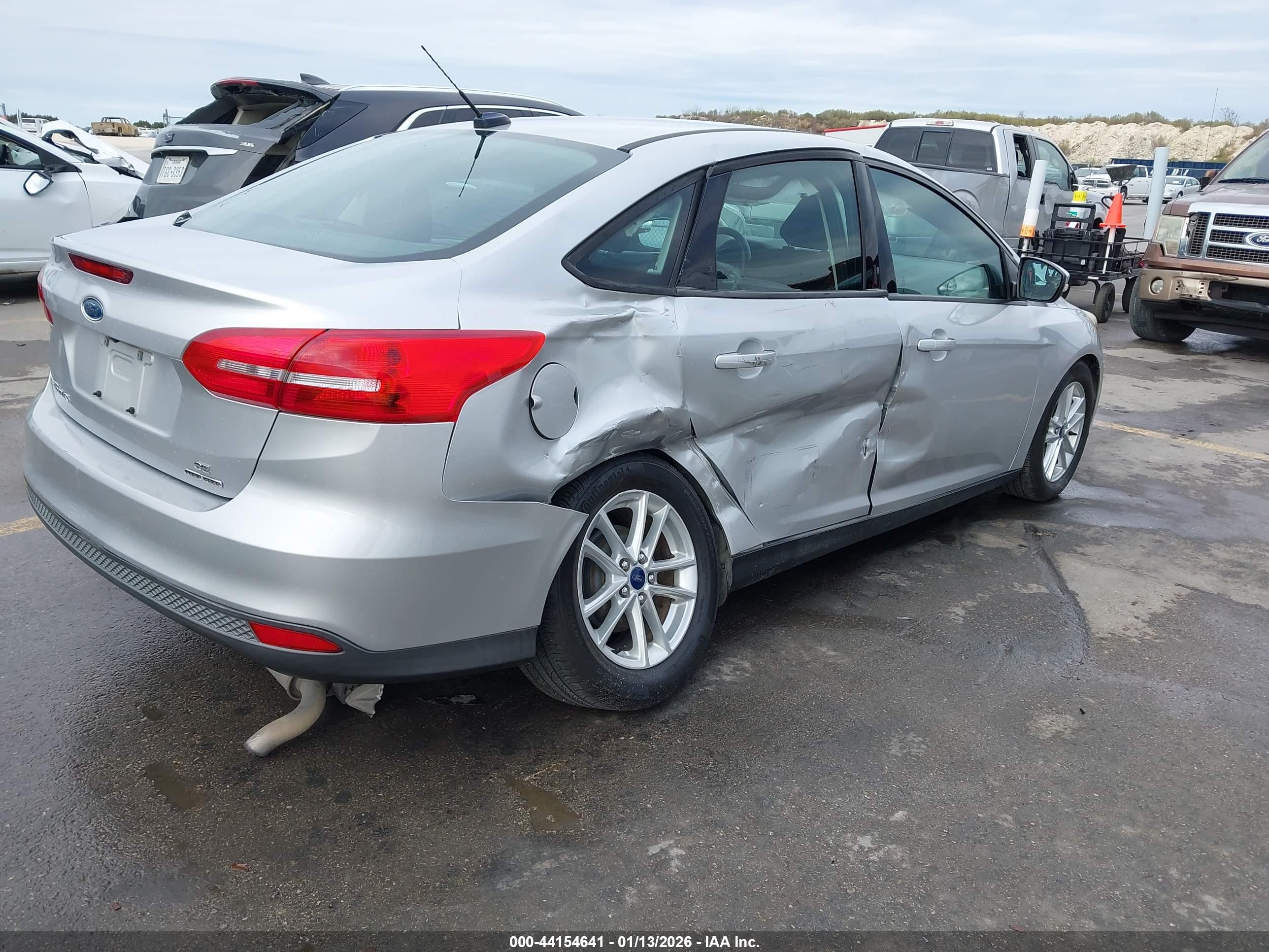 FORD FOCUS image 4