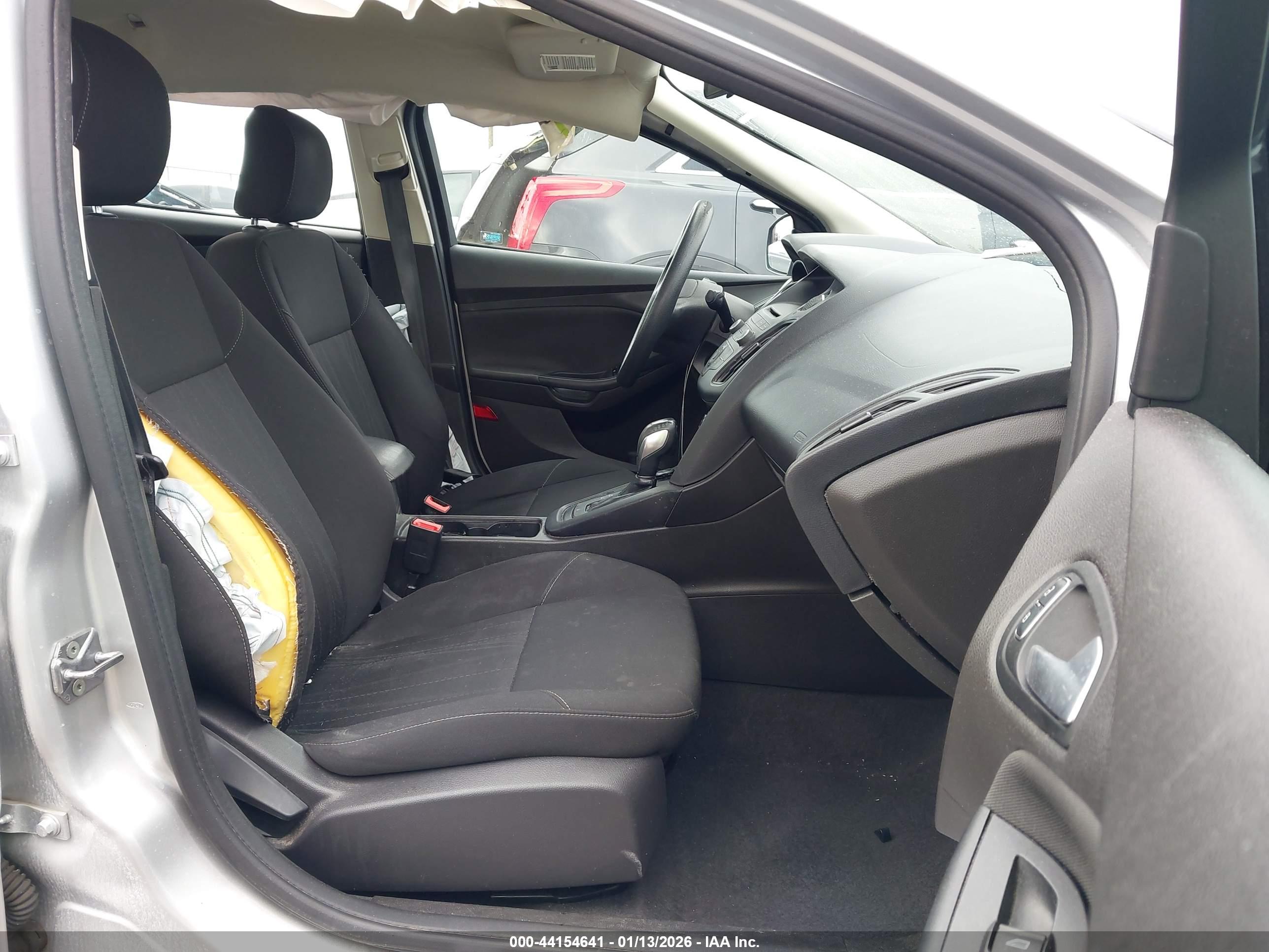 FORD FOCUS image 5