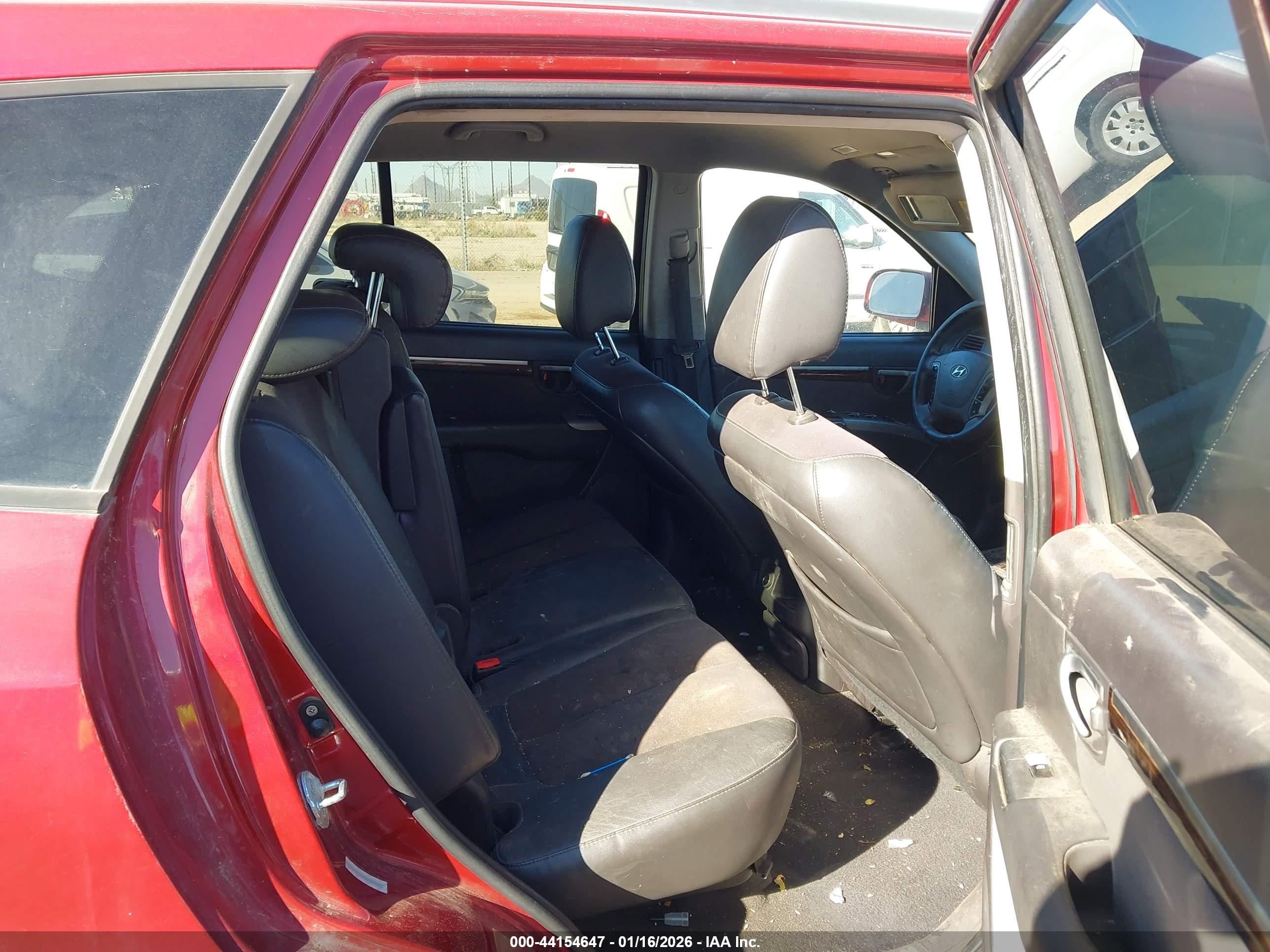 HYUNDAI SANTA image 8