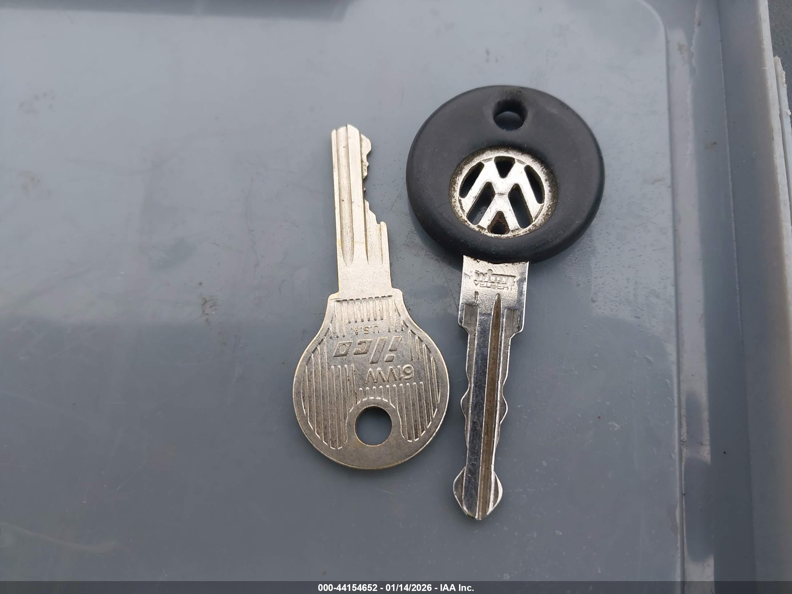VOLKSWAGEN VANAGON image 11